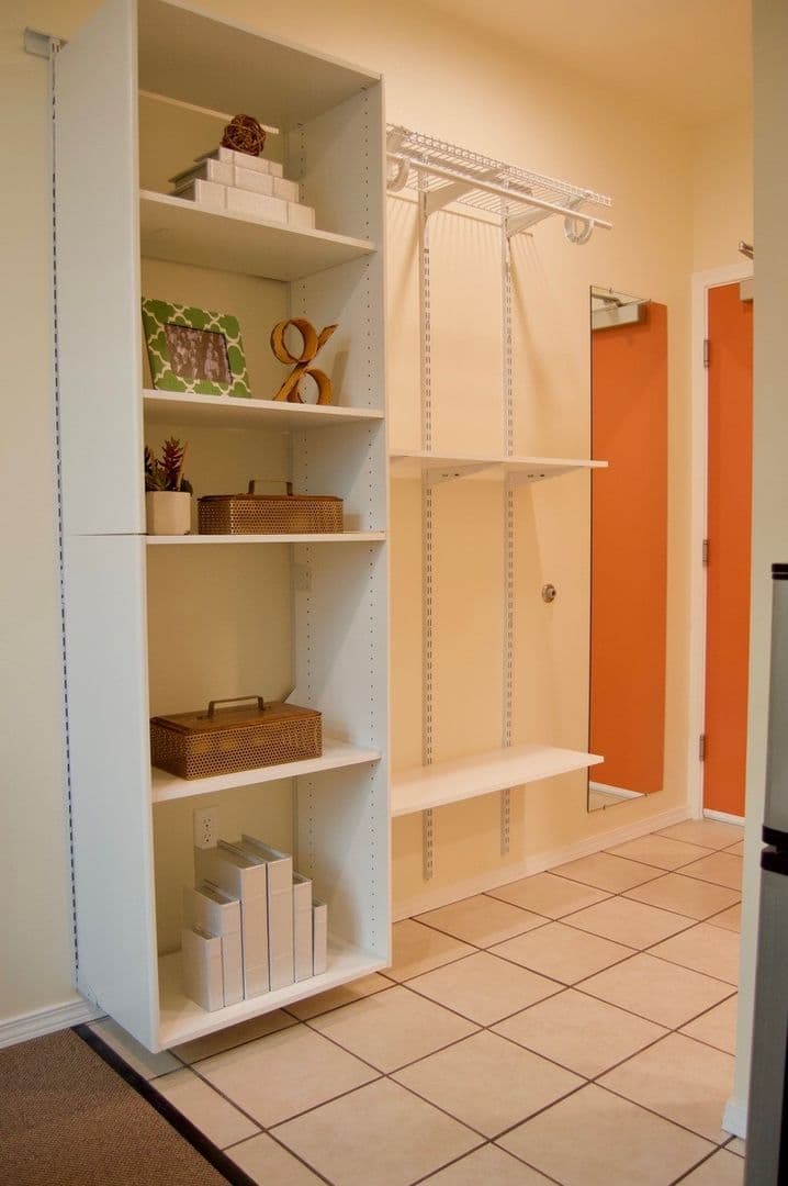 Seattle Apartment: 5611 17th Ave NW