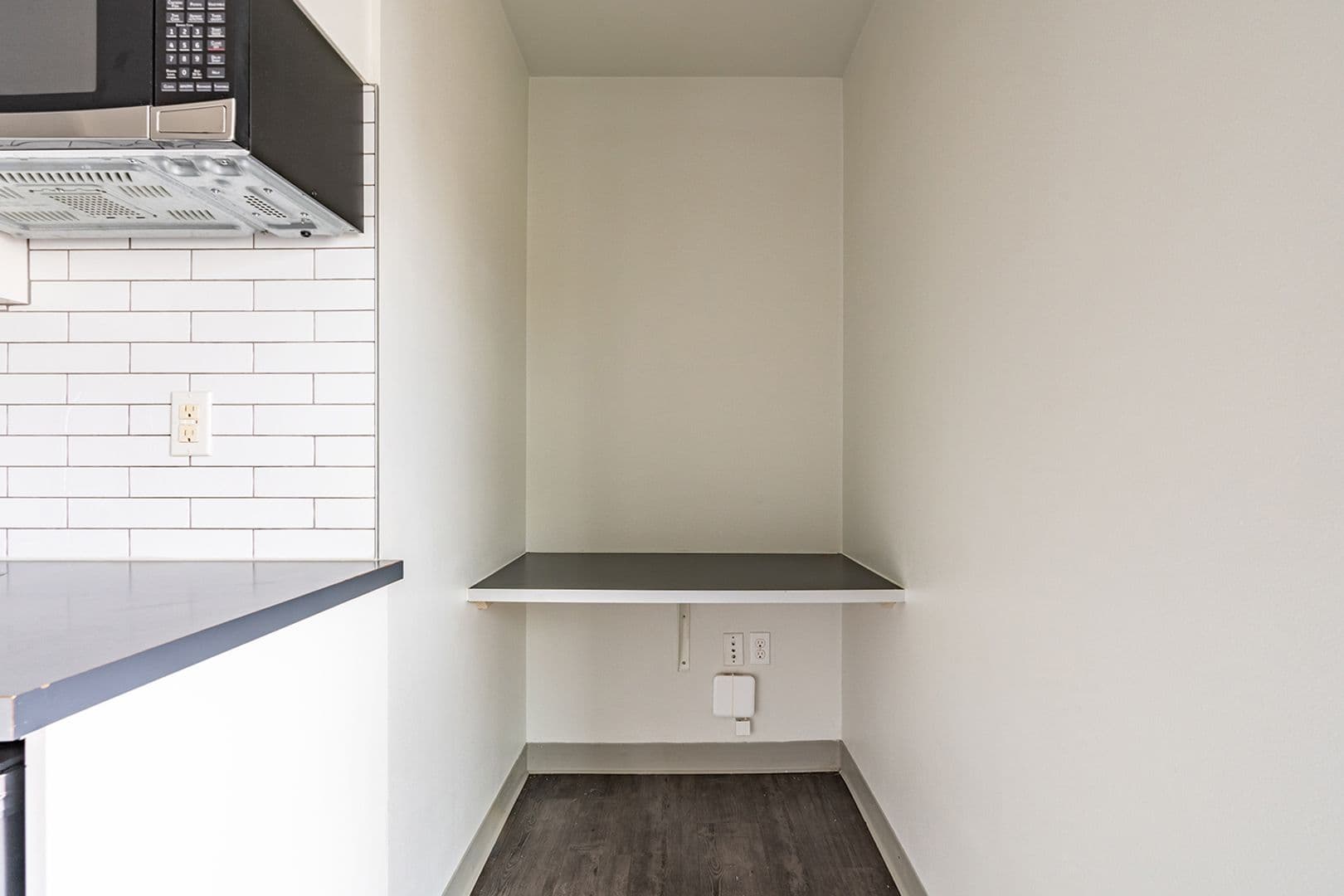 Seattle Apartment: 220 10th Ave