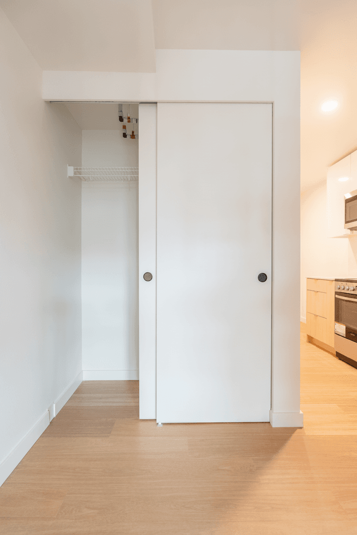 Bellevue Apartment: 290 106th Pl NE
