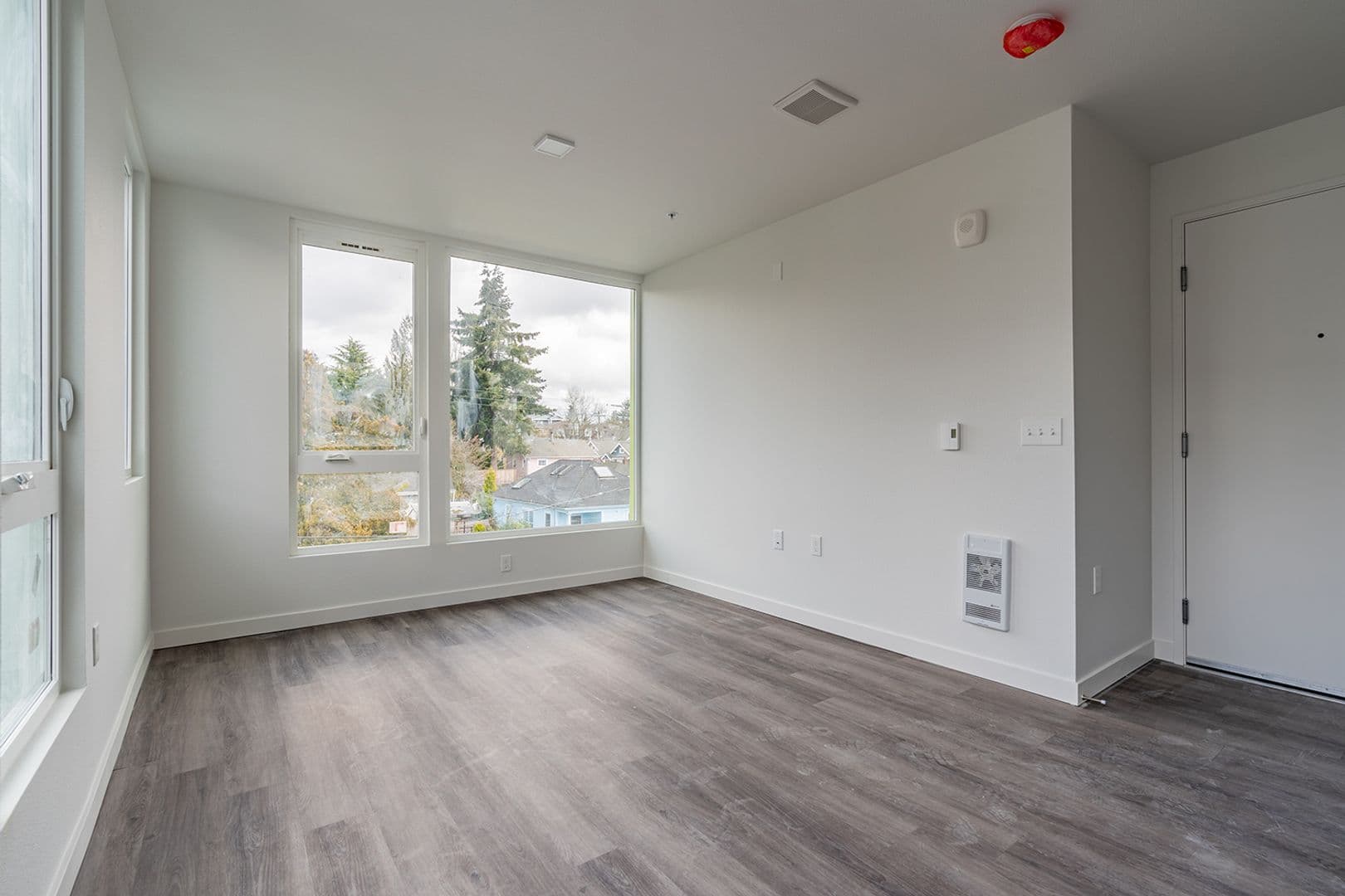 Seattle Apartment: 355 15th Ave