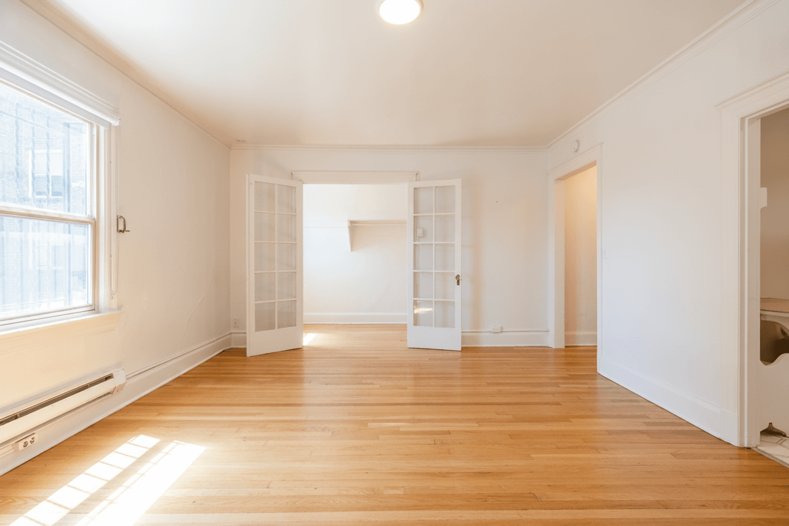 Seattle Apartment: 4210 Brooklyn Ave NE