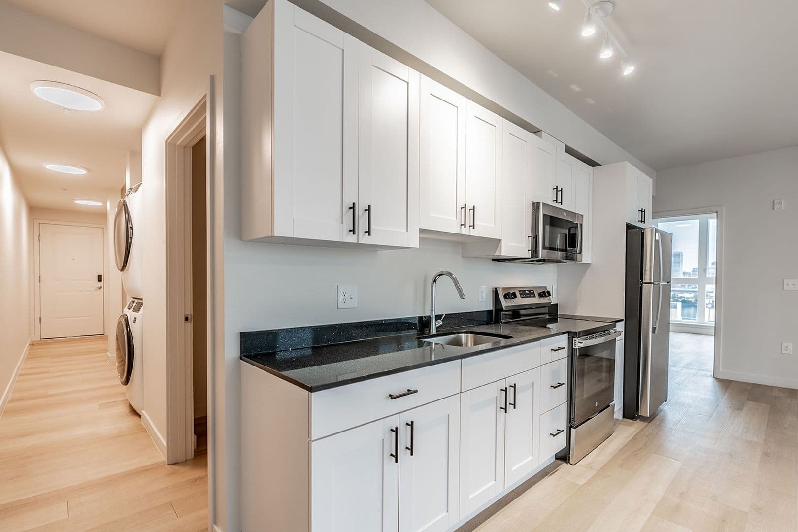 Tacoma Apartment: 201 E 25th St