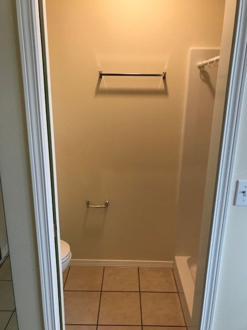 Seattle Apartment: 5611 17th Ave NW