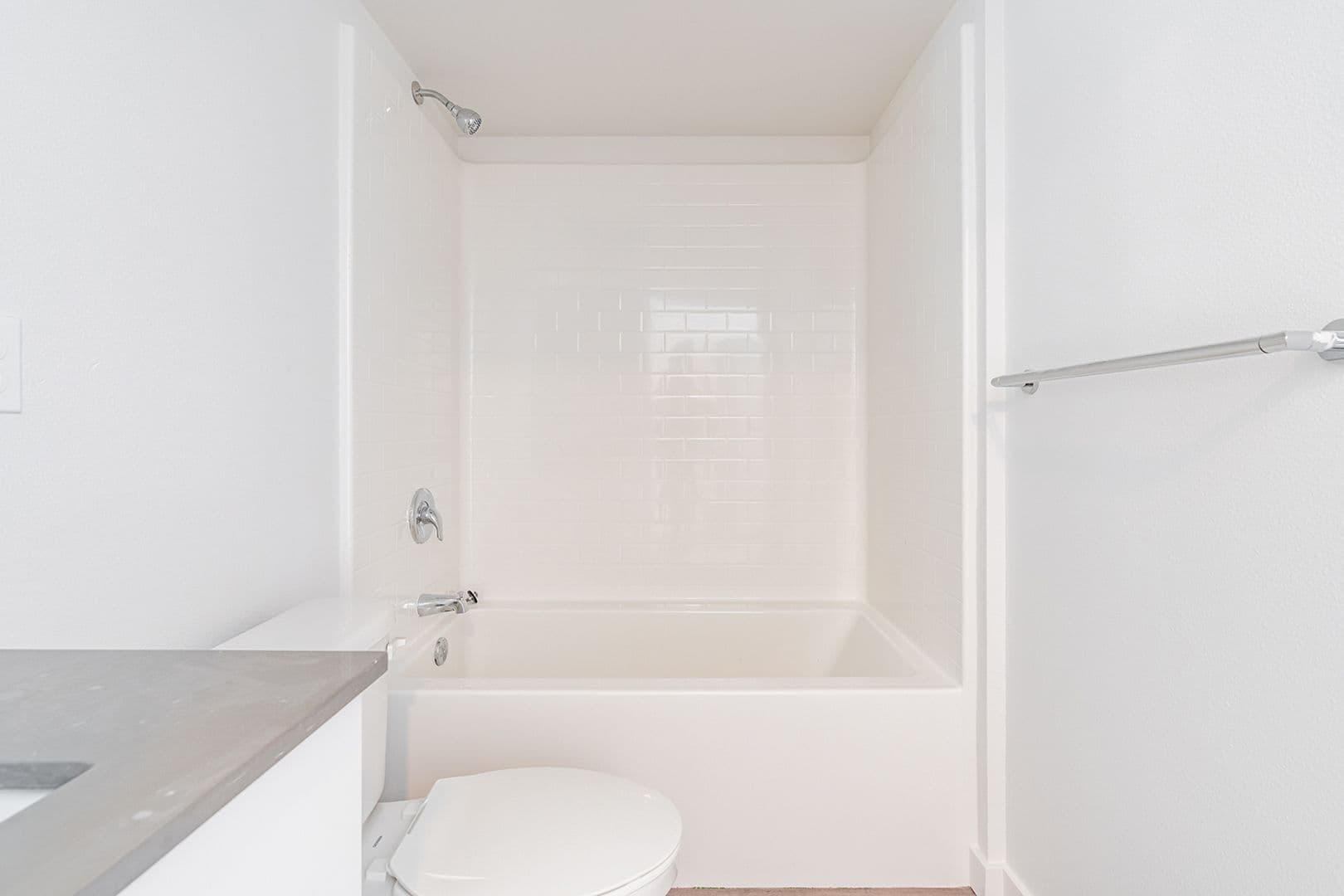 Seattle Apartment: 355 15th Ave