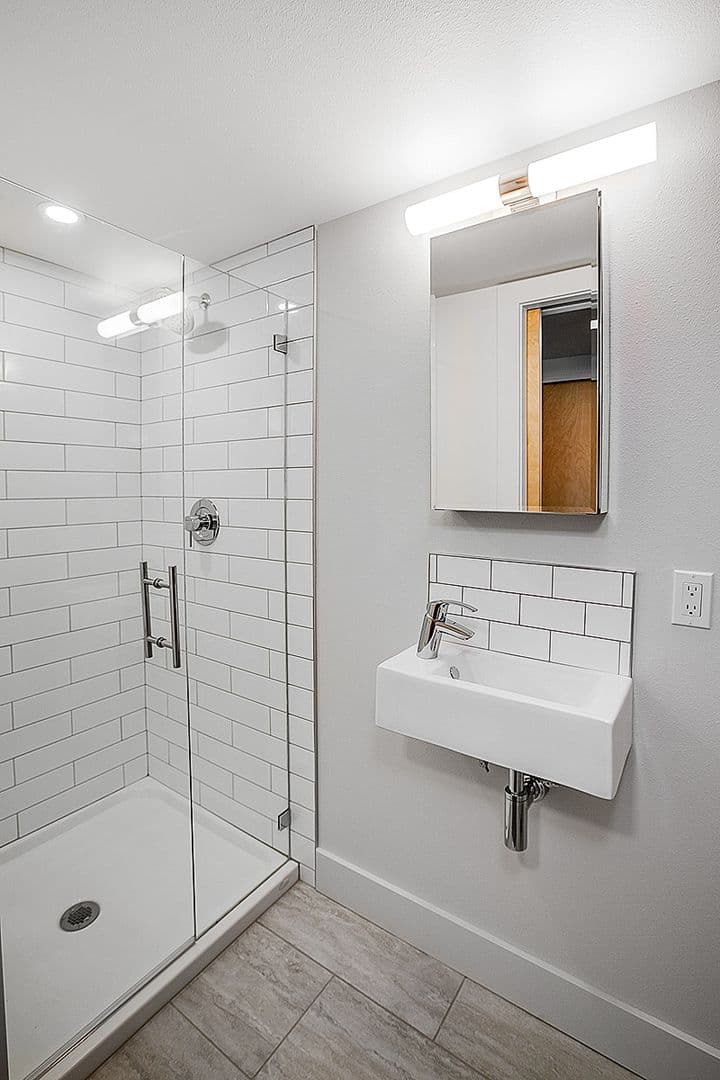 Seattle Apartment: 423 Terry Ave