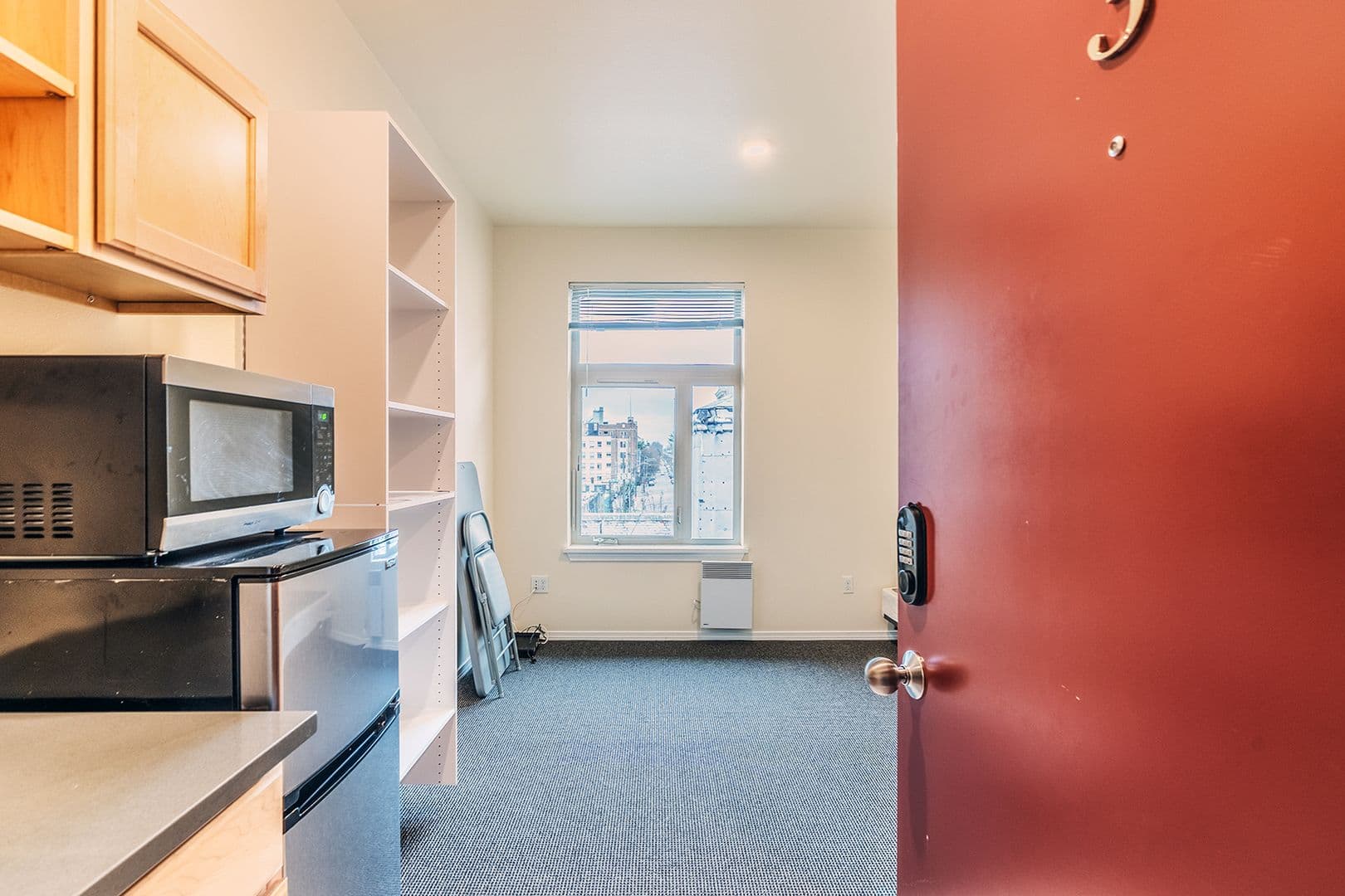 Seattle Apartment: 1728 Summit Ave