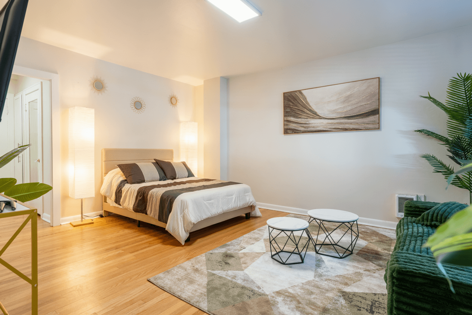 Seattle Apartment: 1330 Boren Ave