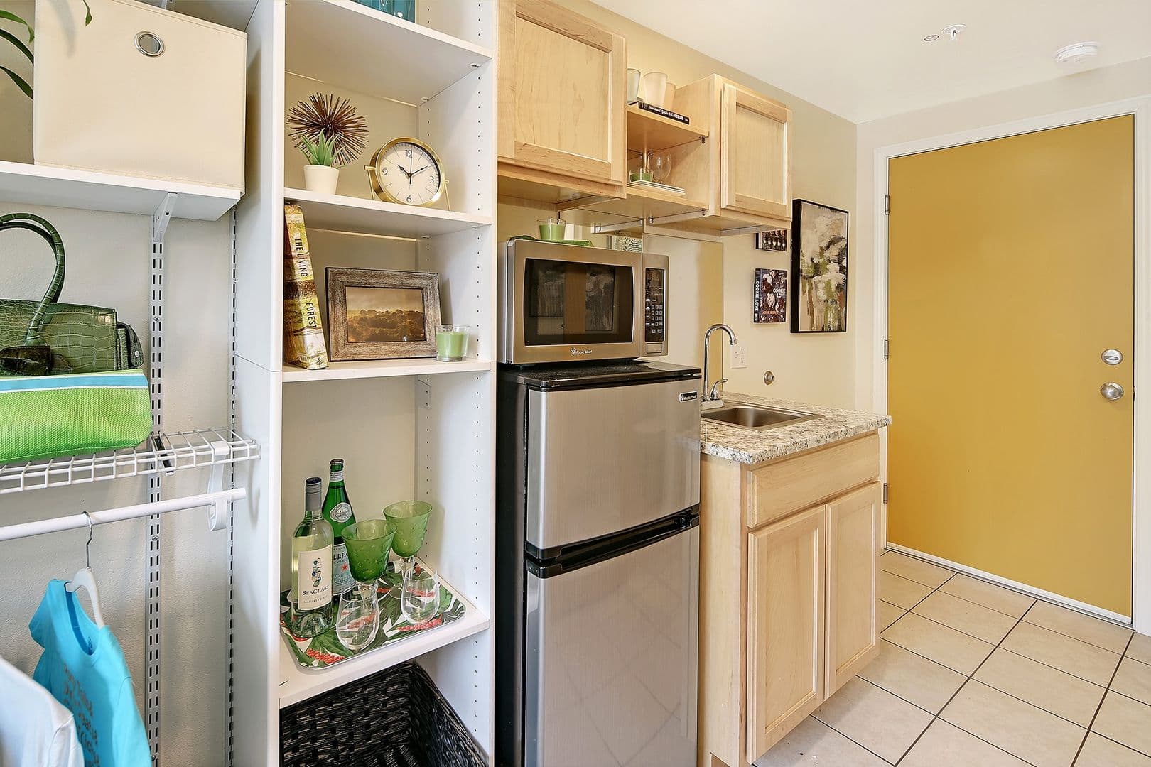 Seattle Apartment: 2320 E Madison St