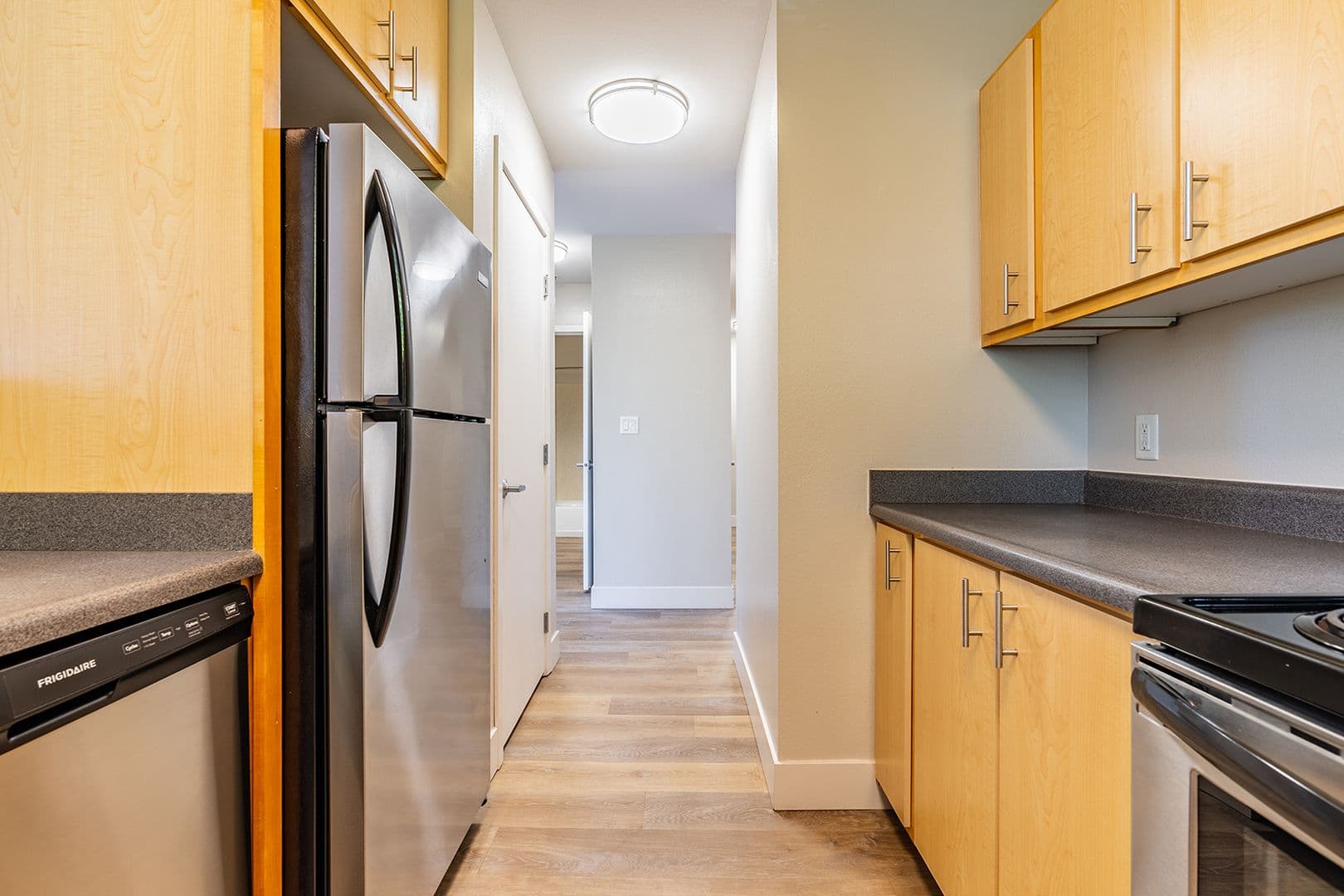 Seattle Apartment: 402 22nd Ave S