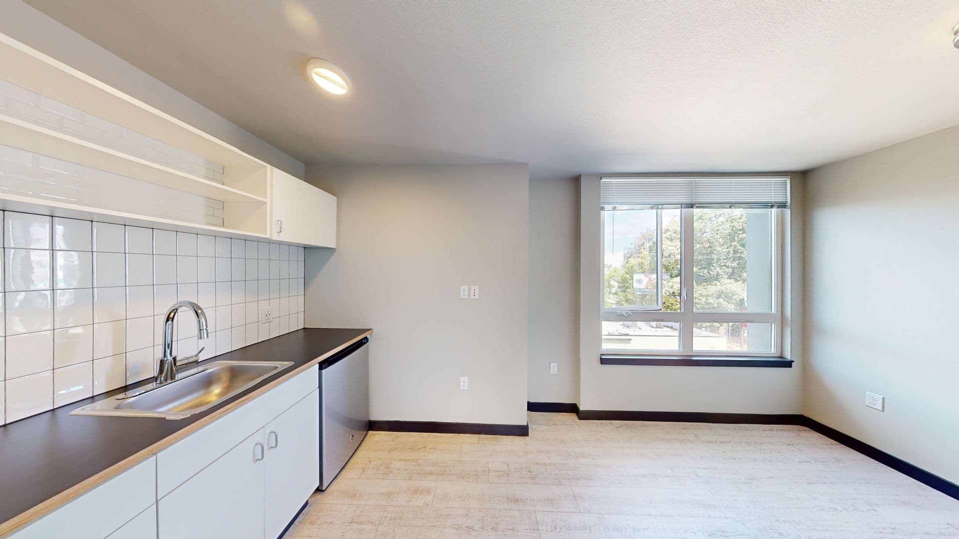 Seattle Apartment: 1523 E Madison St