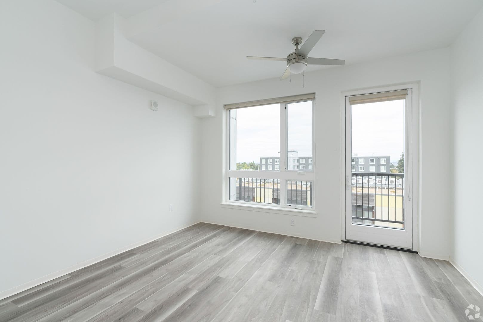 Portland Apartment: 5460 N Interstate Ave