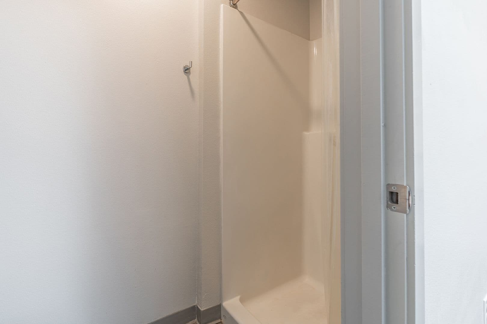 Seattle Apartment: 422 11th Ave E
