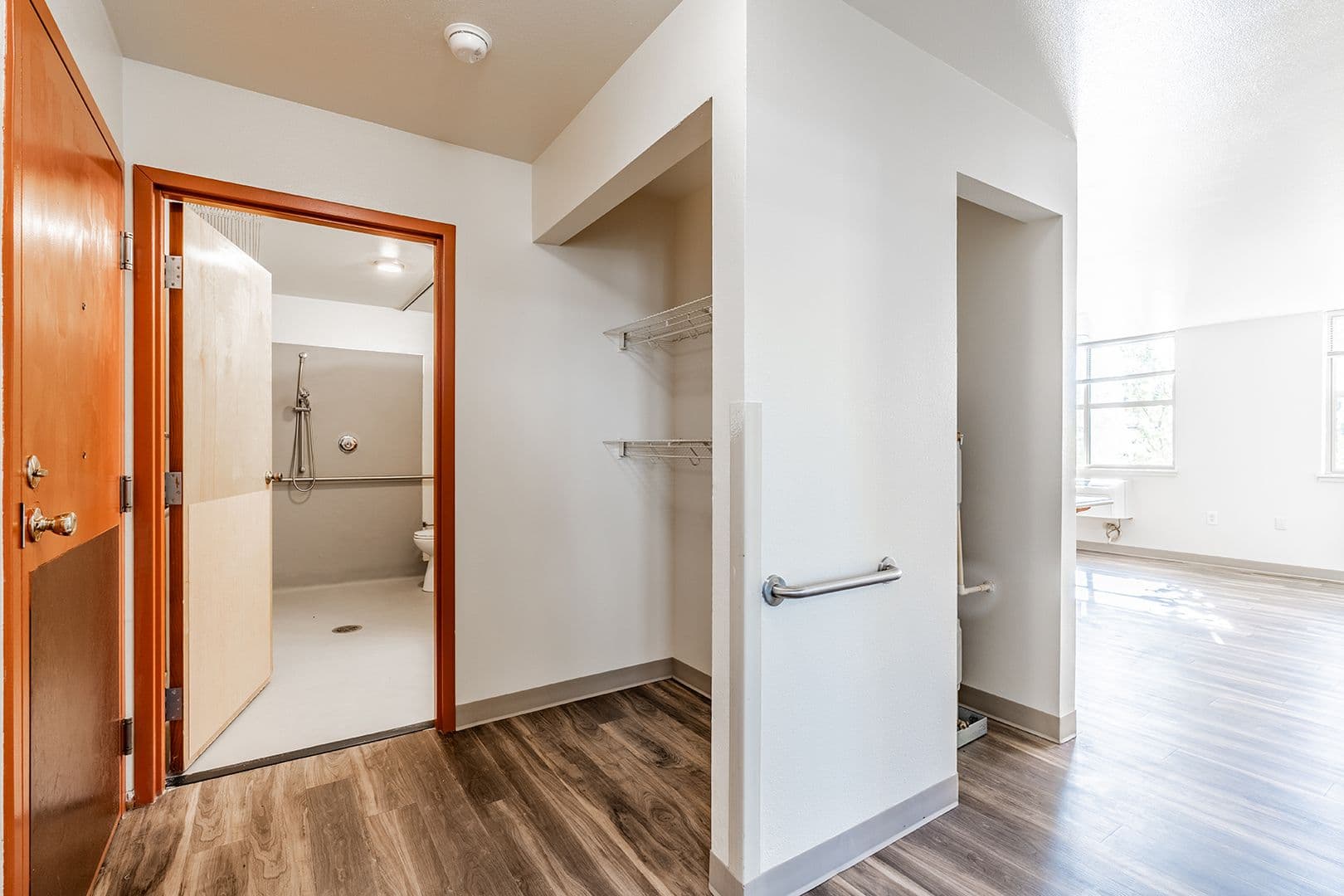 Portland Apartment: 36 NE 147th Ave