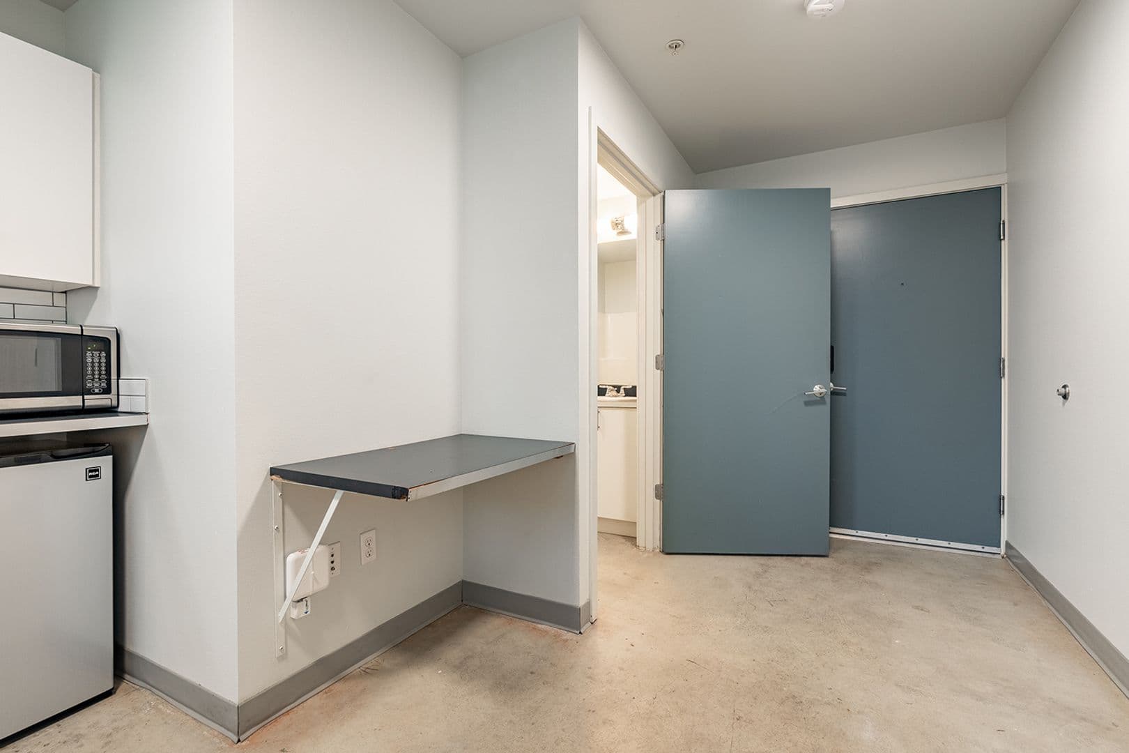 Seattle Apartment: 220 10th Ave
