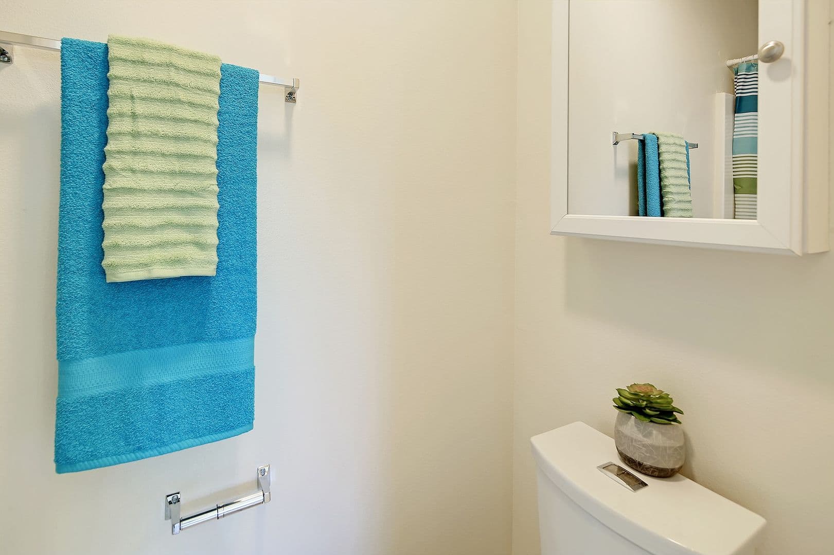 Seattle Apartment: 4036 8th Ave NE