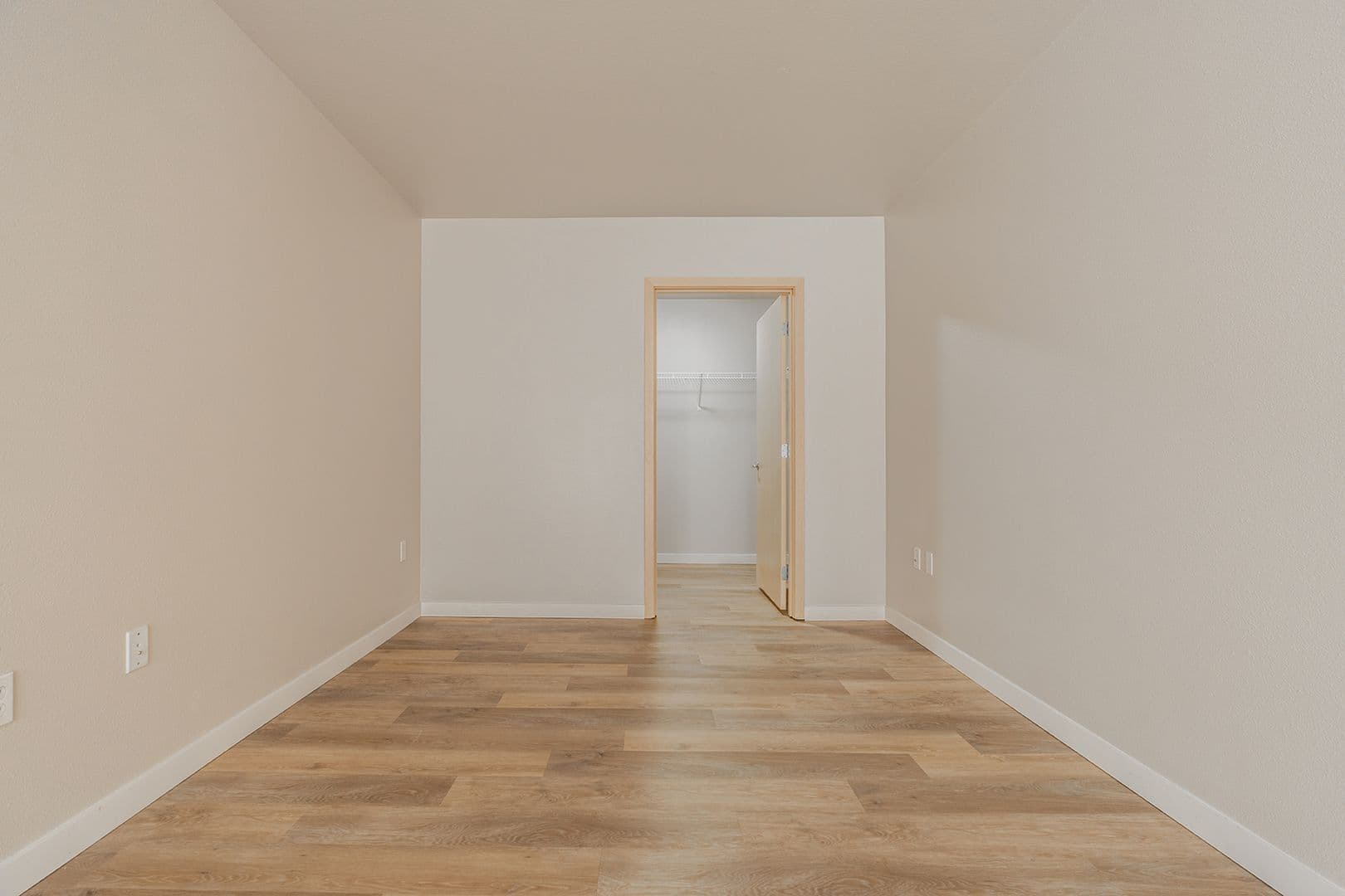 Seattle Apartment: 402 22nd Ave S