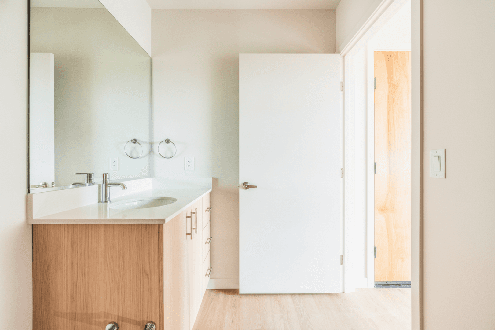 Seattle Apartment: 2210 E Cherry St