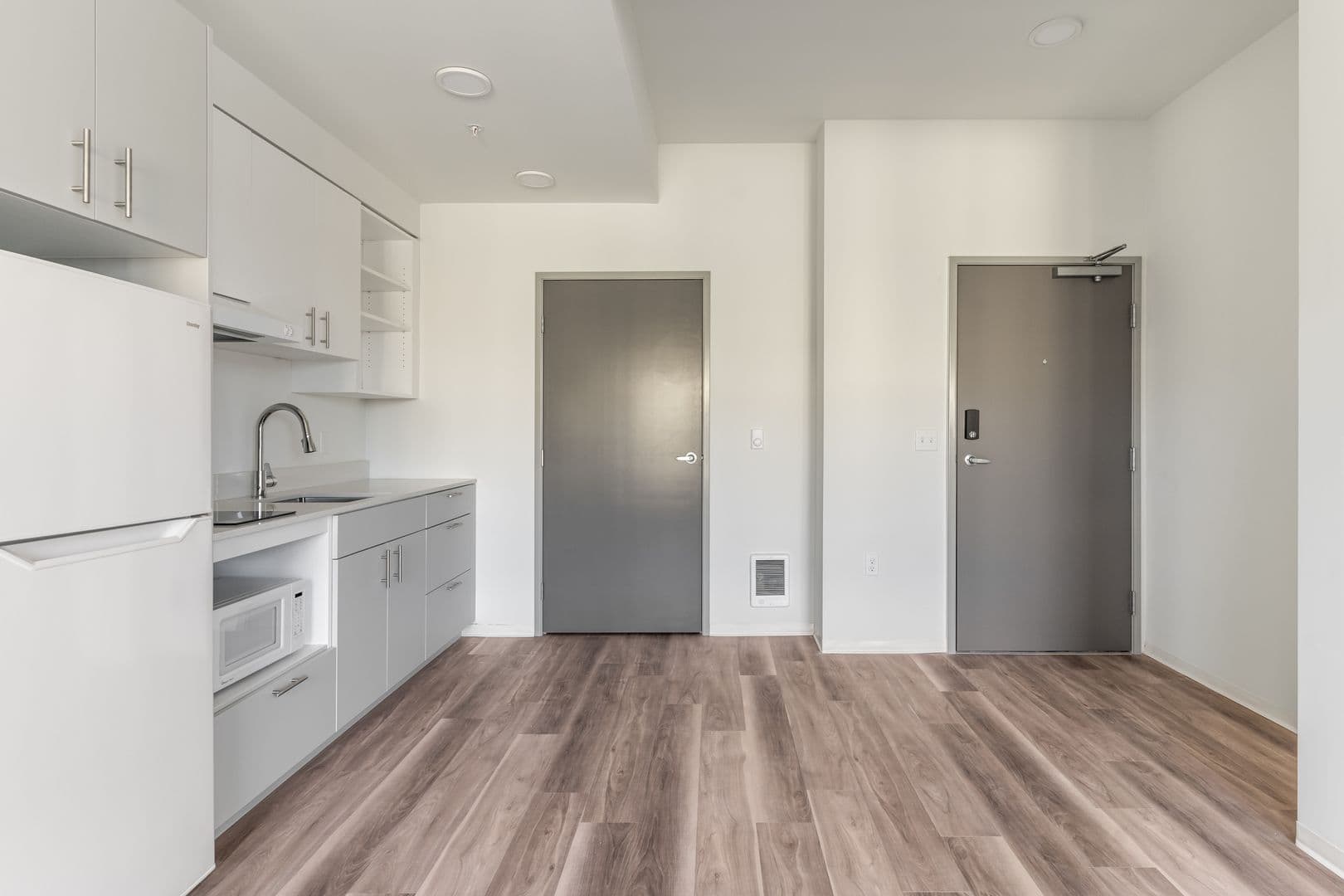 Portland Apartment: 5460 N Interstate Ave