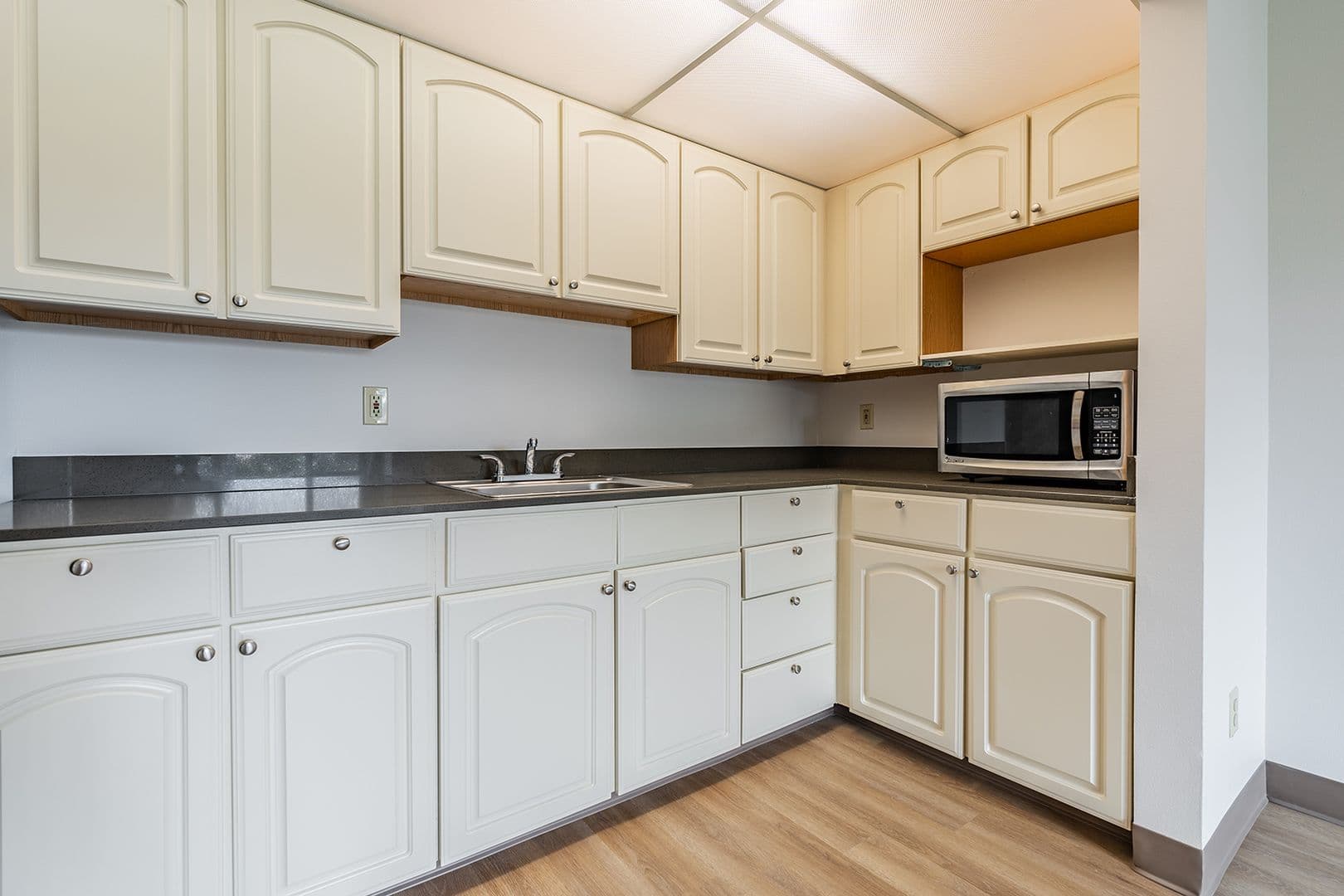 Bellevue Apartment: 15750 NE 15th Street