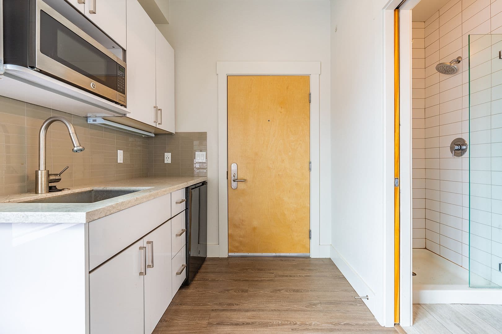 Seattle Apartment: 1722 Summit Ave