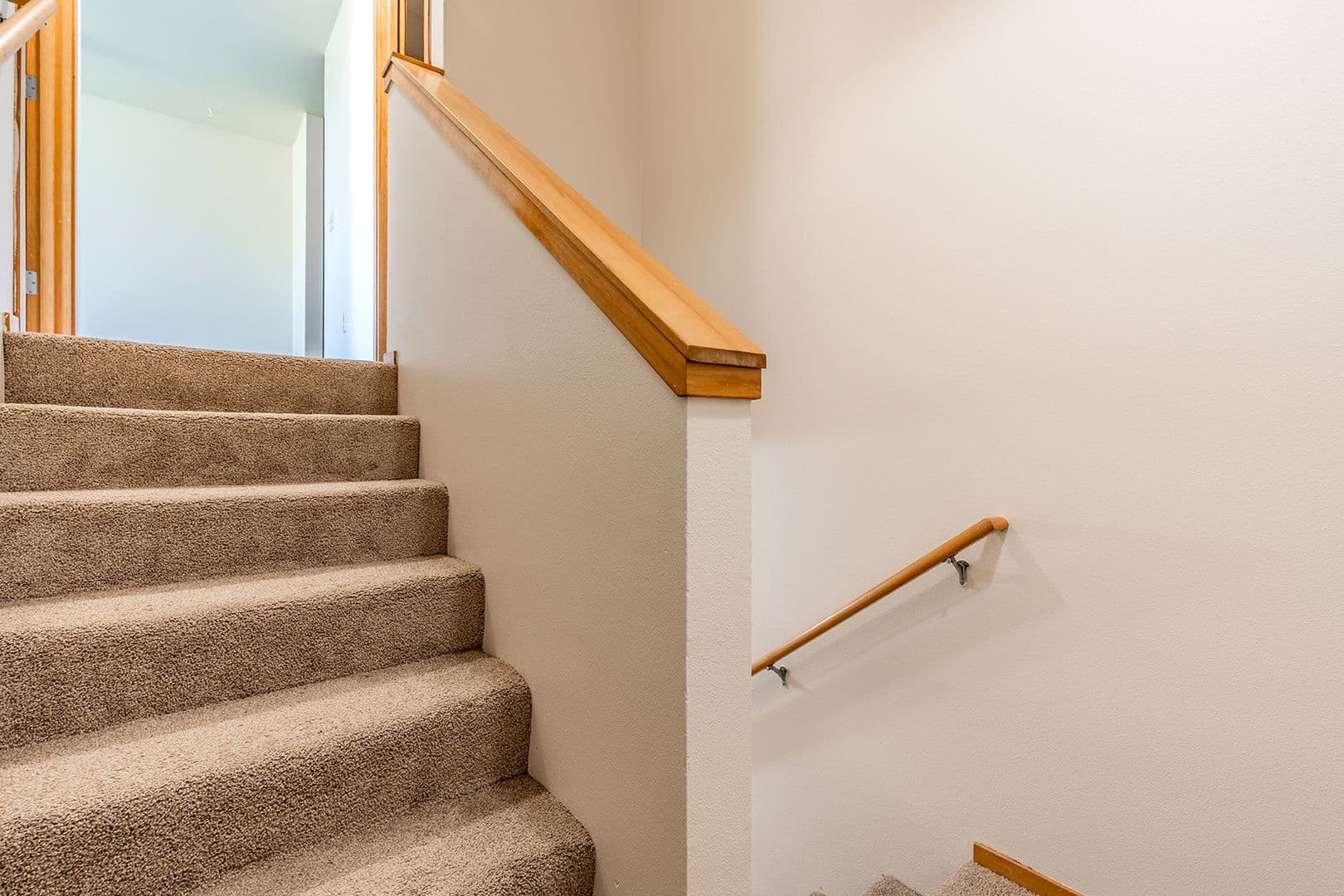 Portland Apartment: 36 NE 147th Ave