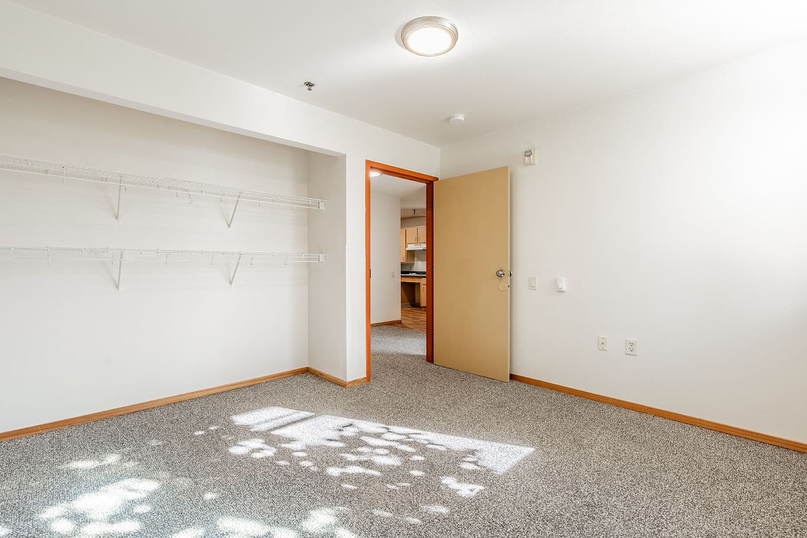 Portland Apartment: 36 NE 147th Ave