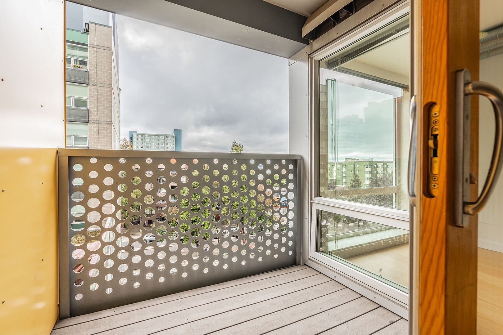 Seattle Apartment: 2217 3rd Ave