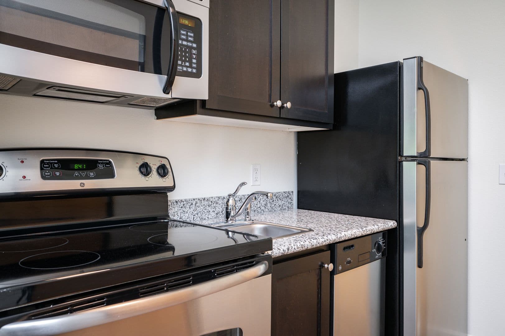 Portland Apartment: 1430 NW Pettygrove St