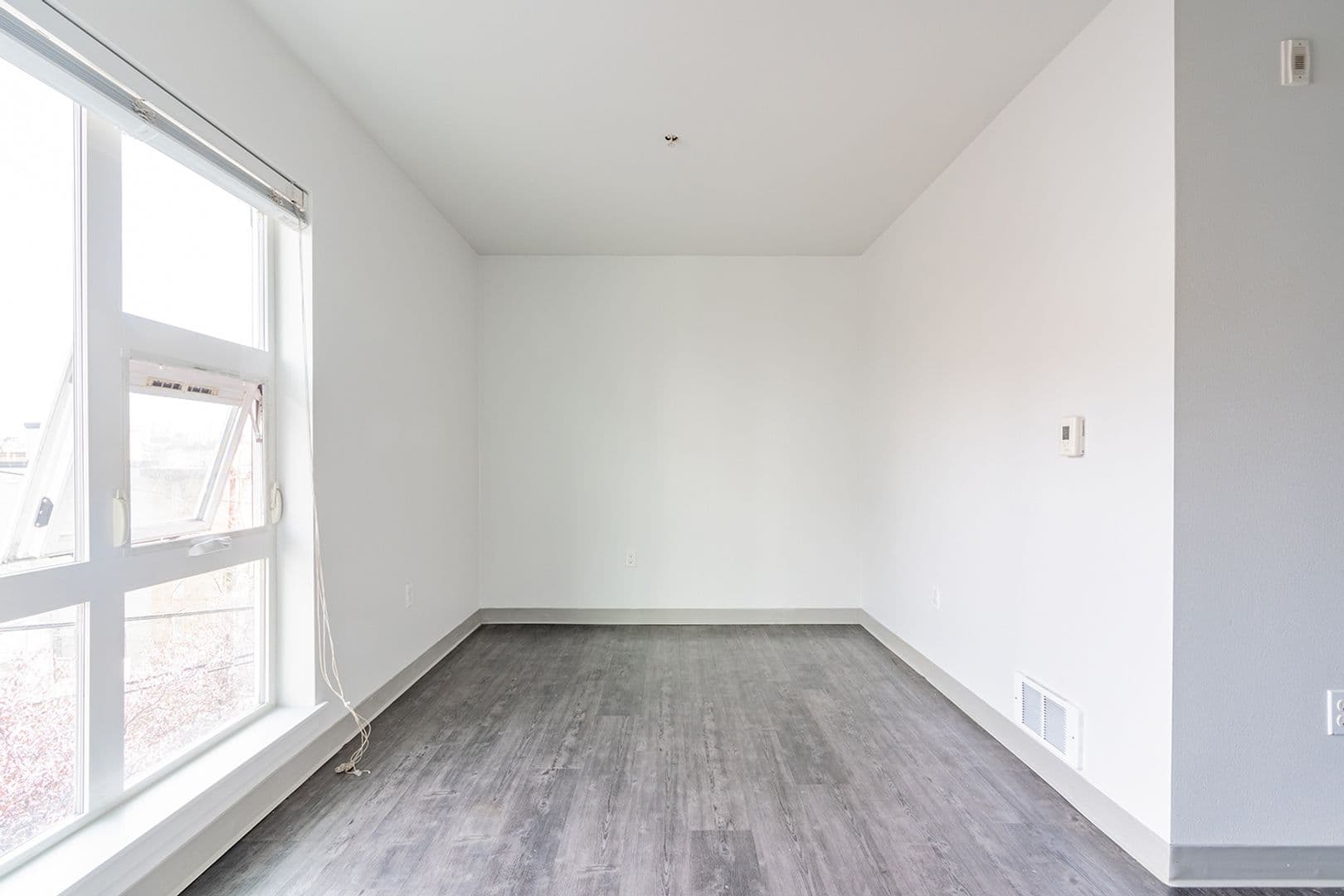 Seattle Apartment: 220 10th Ave