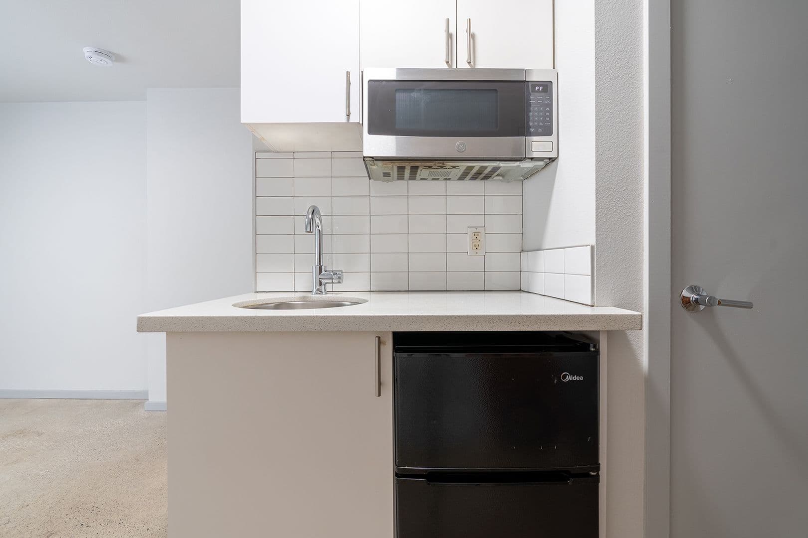 Seattle Apartment: 422 11th Ave E