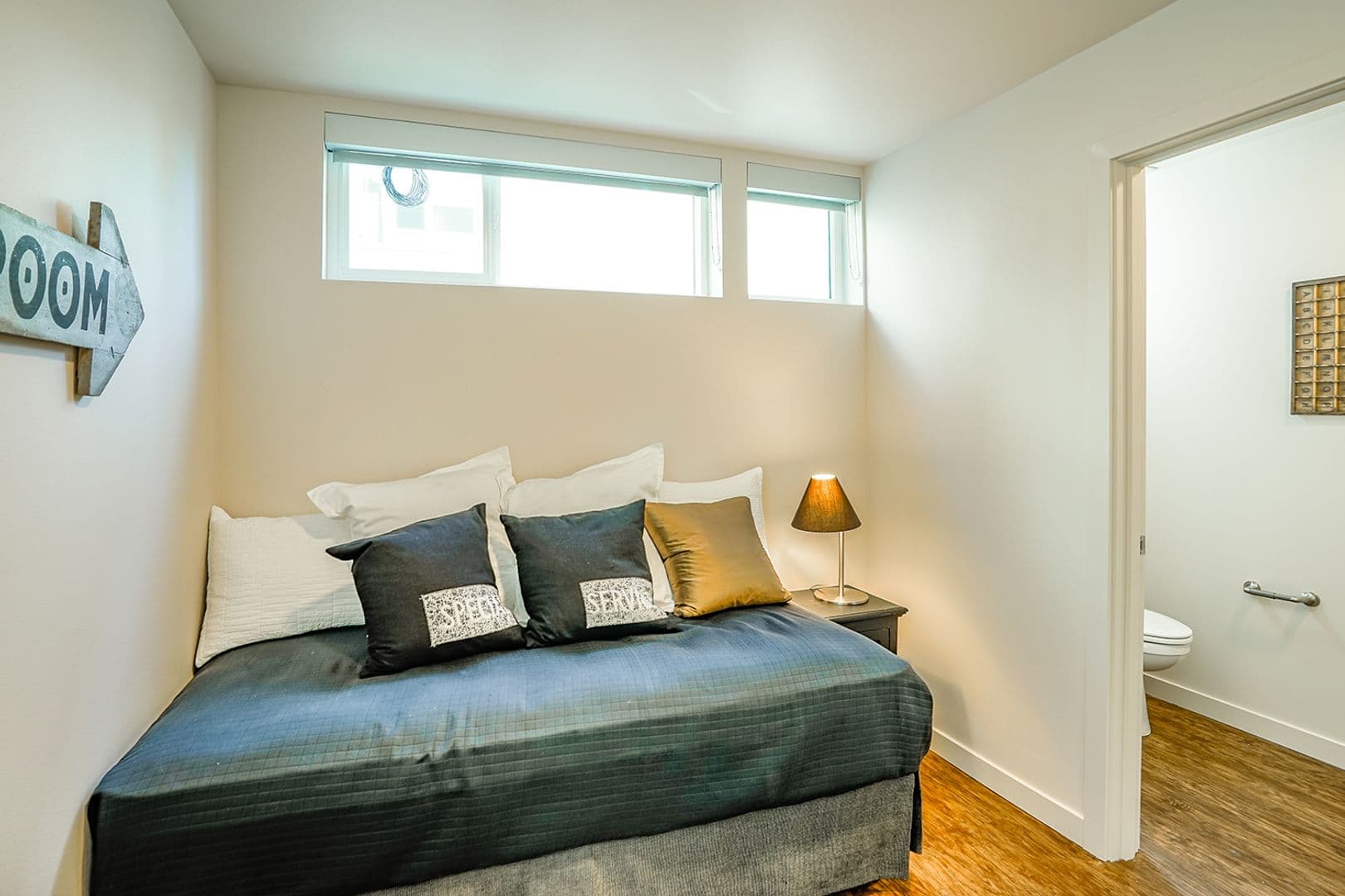Seattle Apartment: 1519 E Spring St