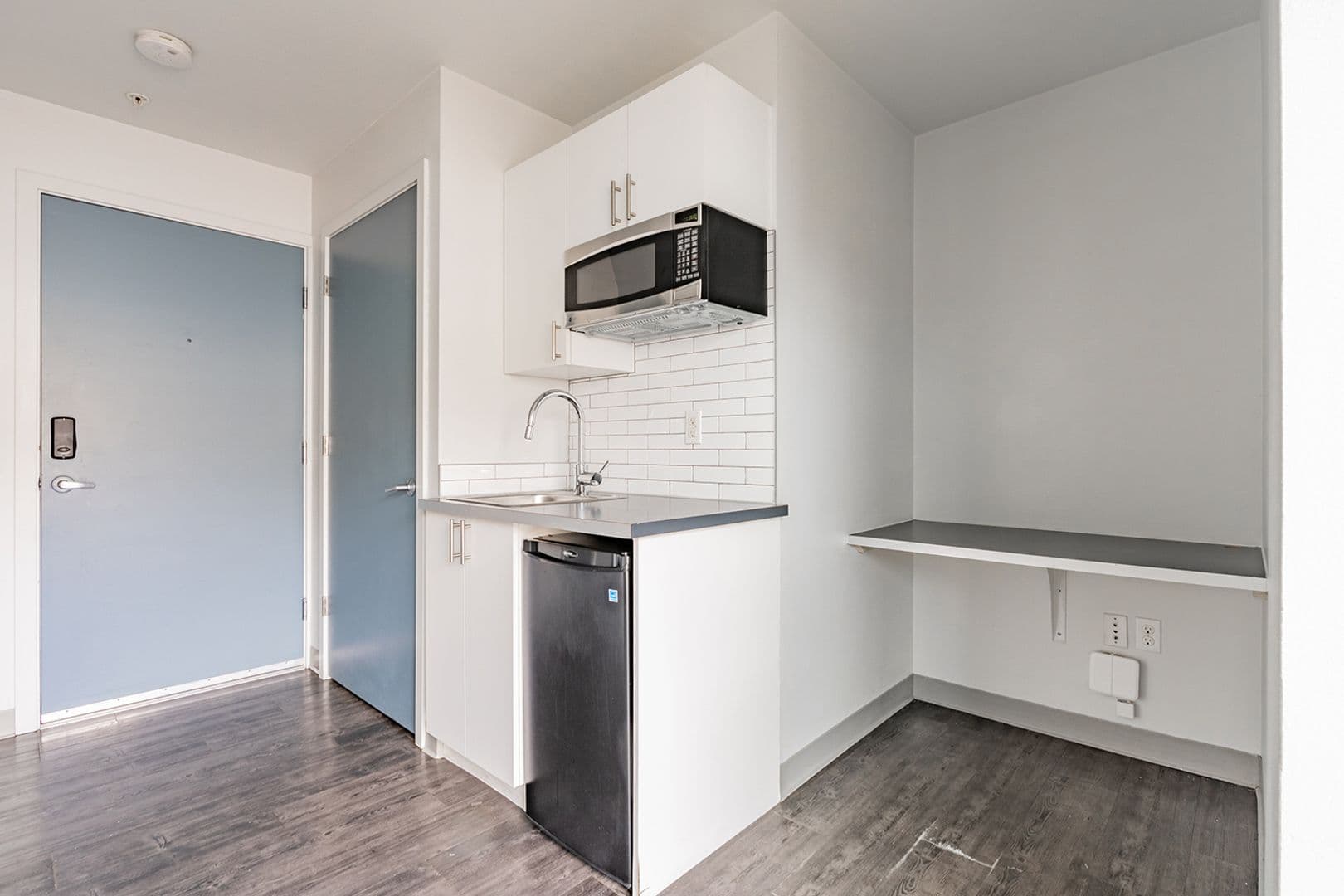 Seattle Apartment: 220 10th Ave