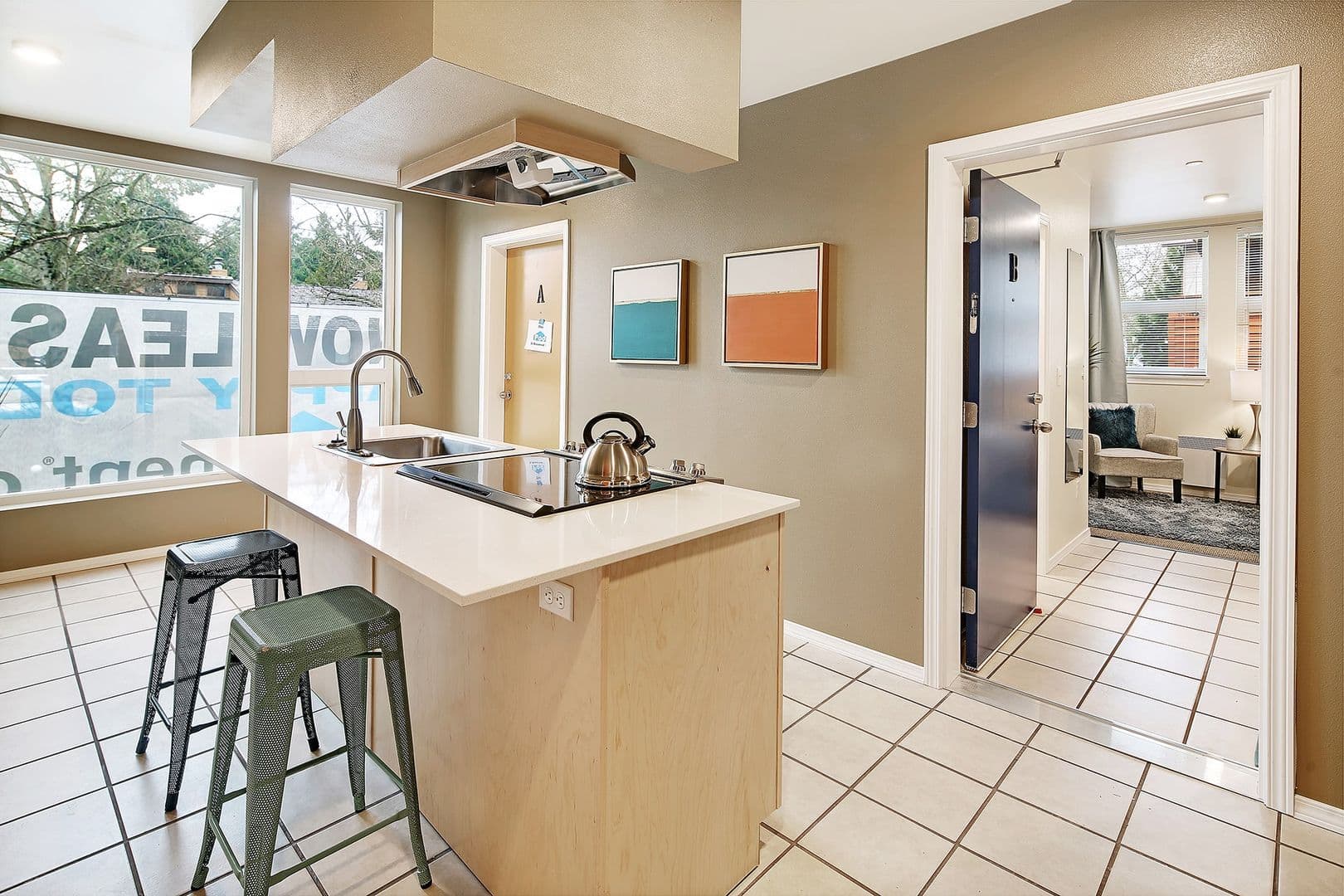 Seattle Apartment: 10610 Meridian Ave N