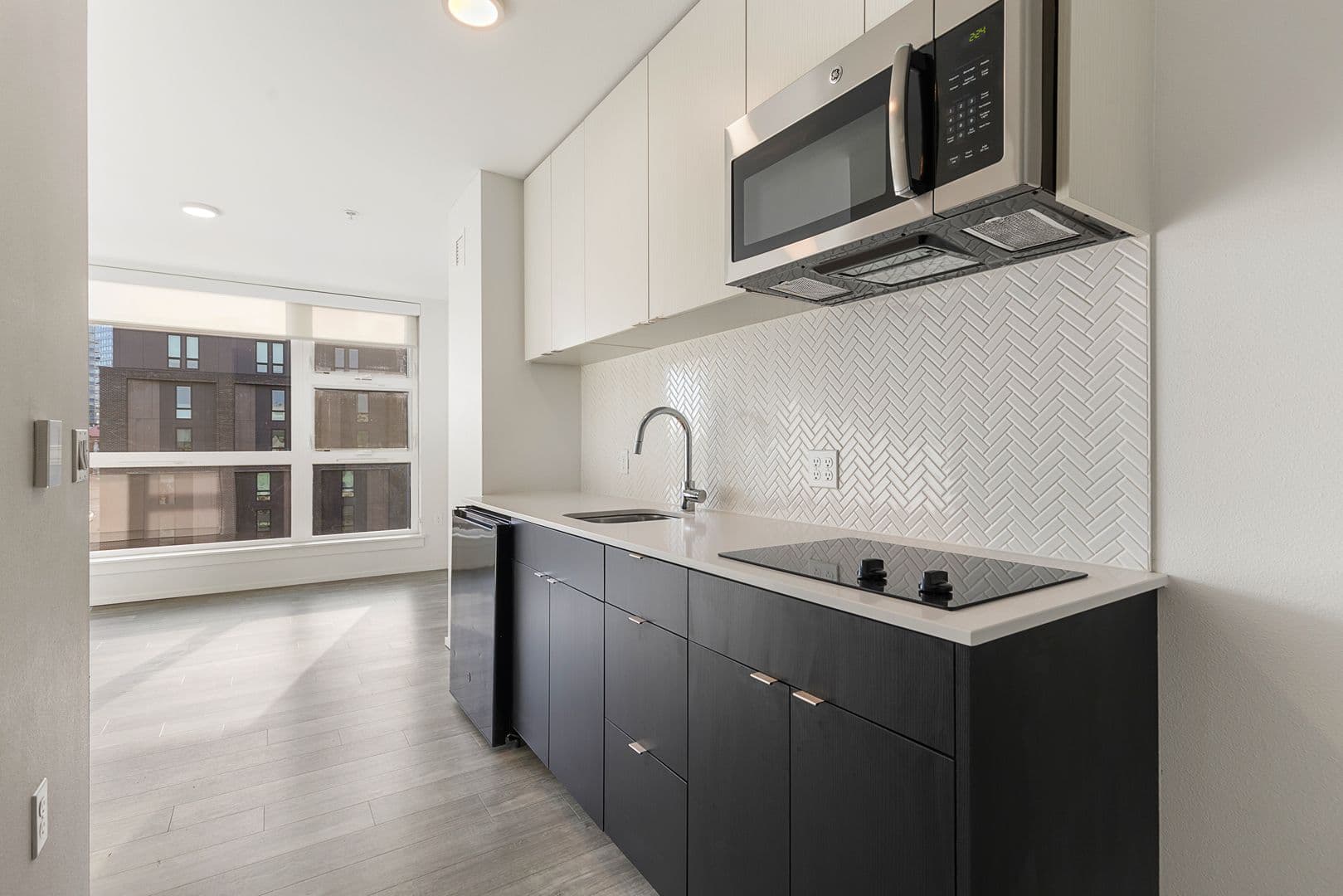Seattle Apartment: 722 E Pike St
