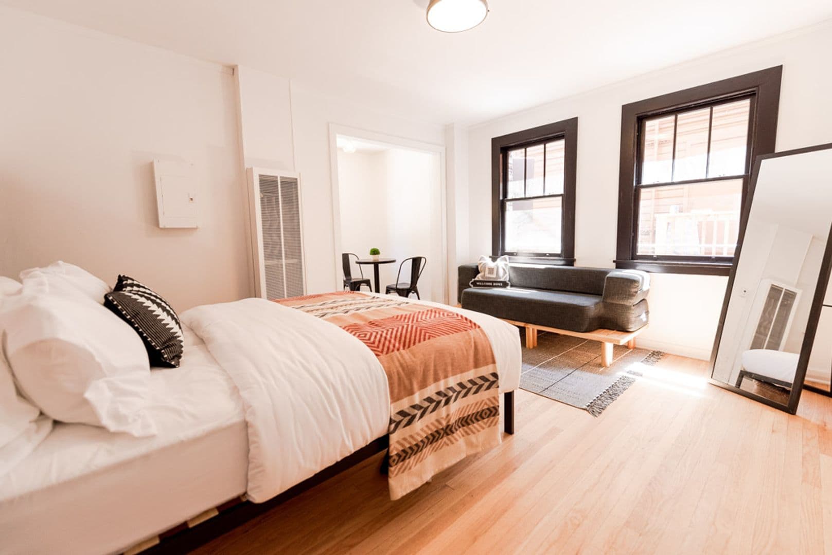 Seattle Apartment: 1515 Bellevue AVE