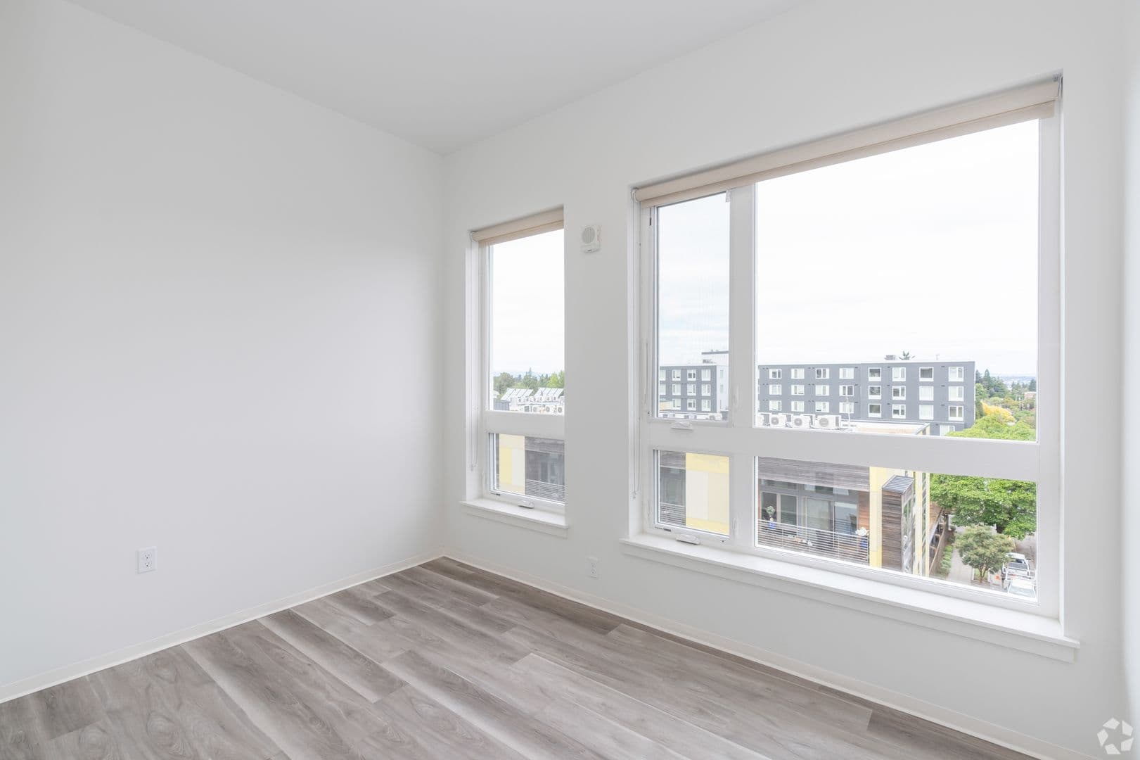 Portland Apartment: 5460 N Interstate Ave