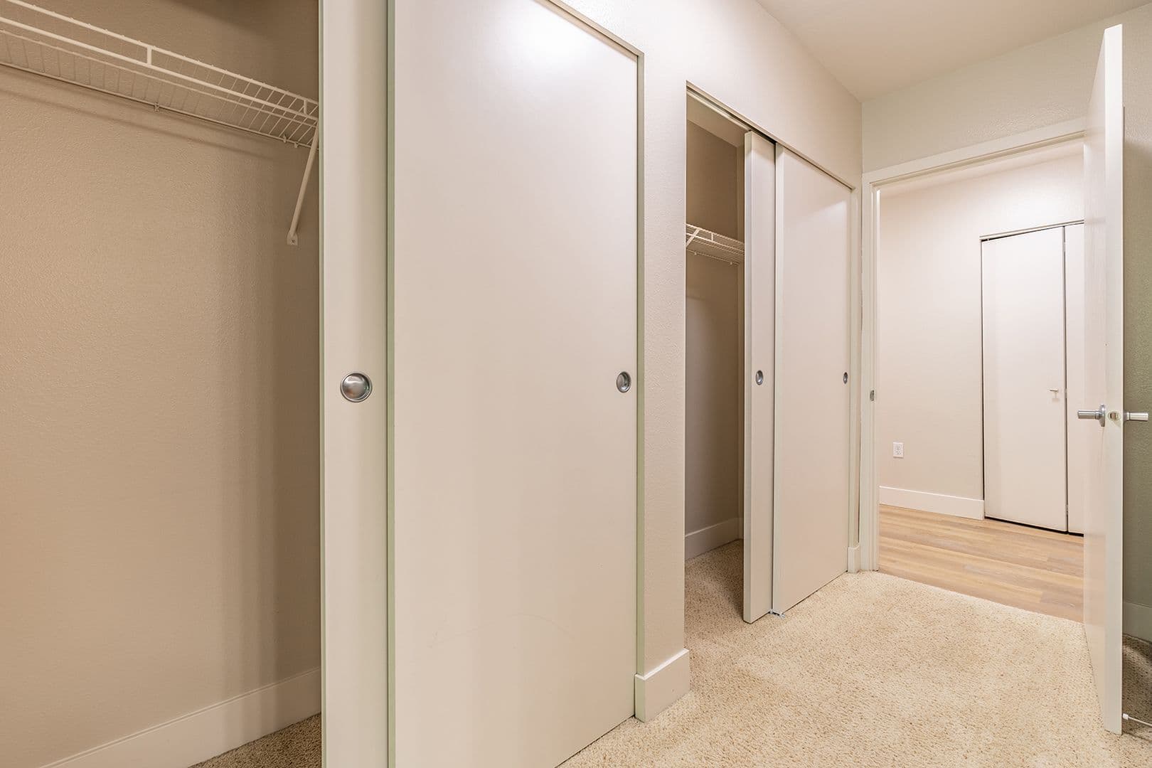 Seattle Apartment: 402 22nd Ave S