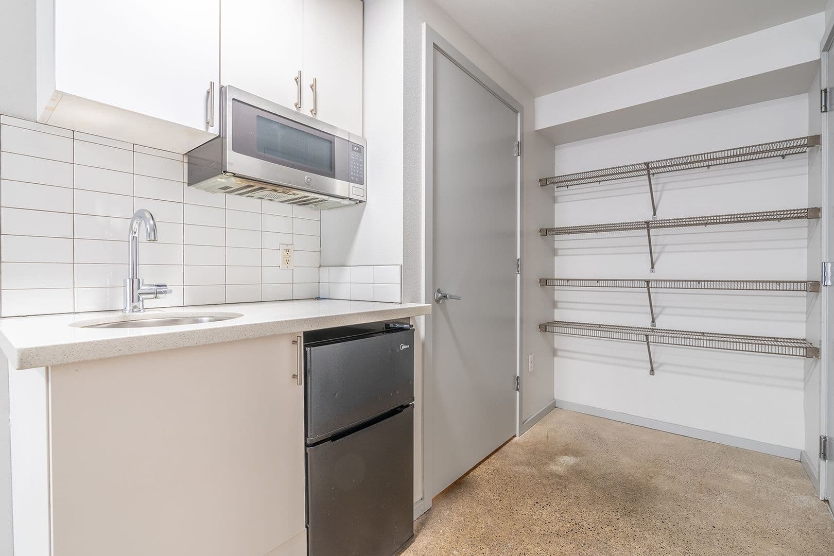 Seattle Apartment: 422 11th Ave E