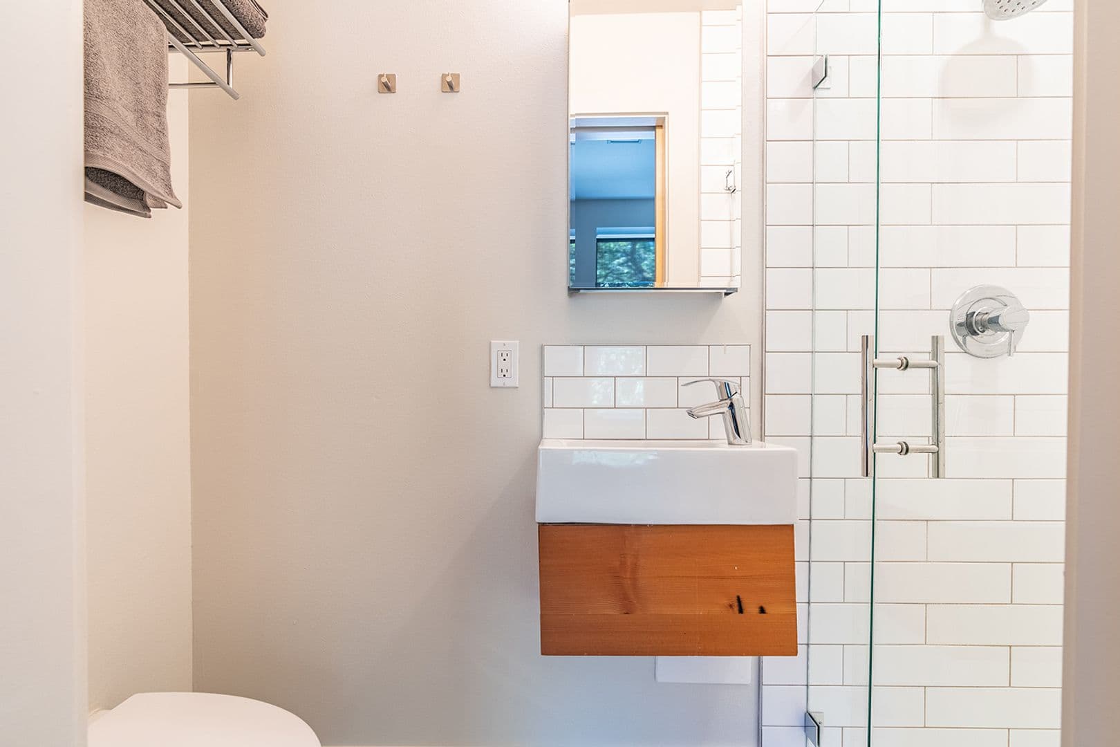 Seattle Apartment: 423 Terry Ave