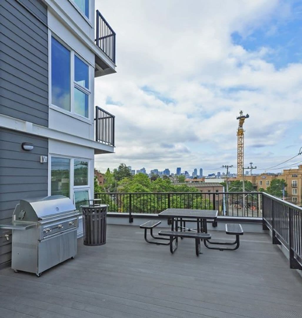 Seattle Apartment: 2820 Eastlake Ave E
