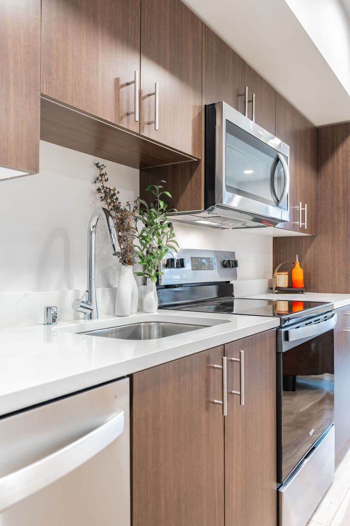 Tacoma Apartment: 2501 Commerce St