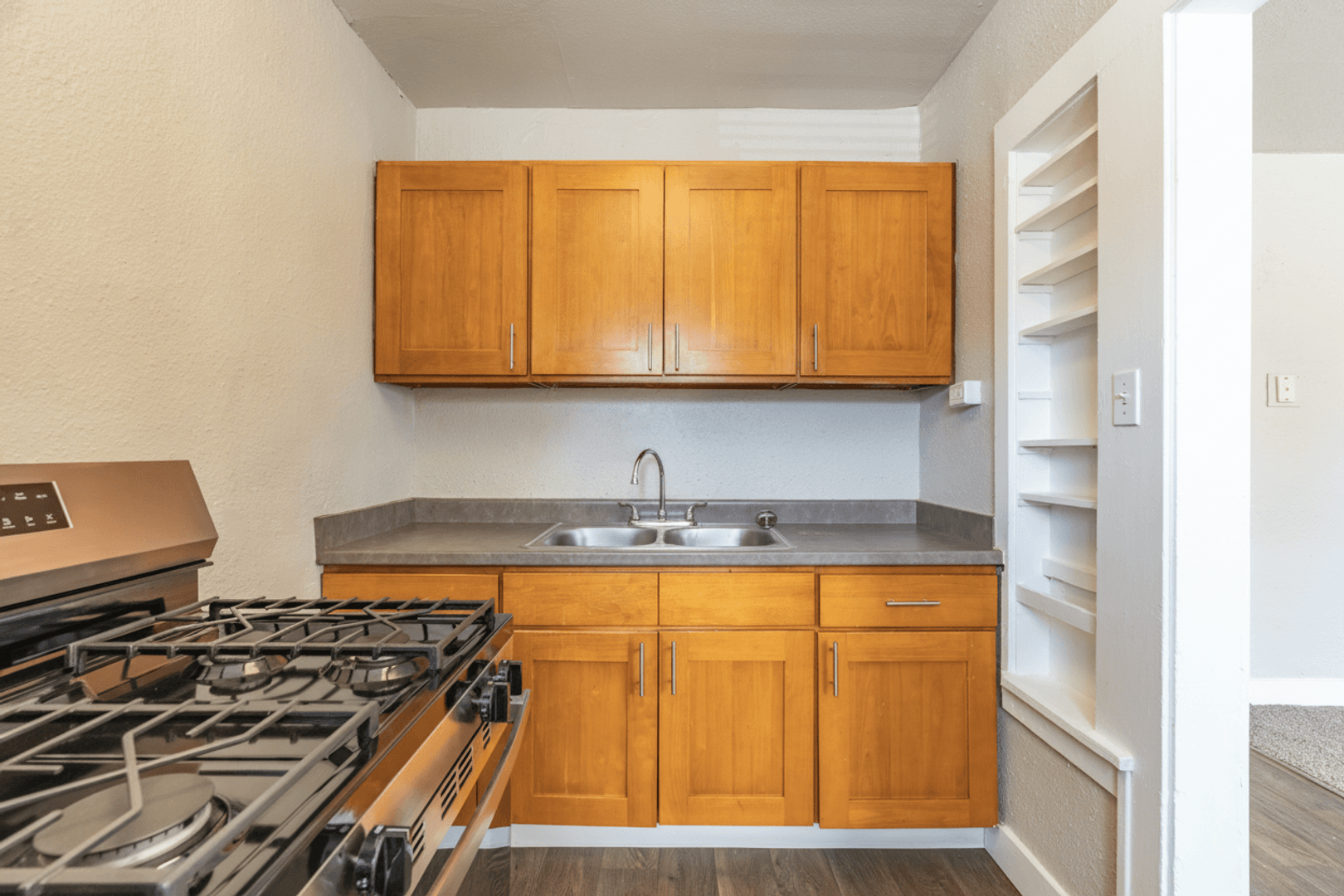 Tacoma Apartment: 1224 Yakima Ave S