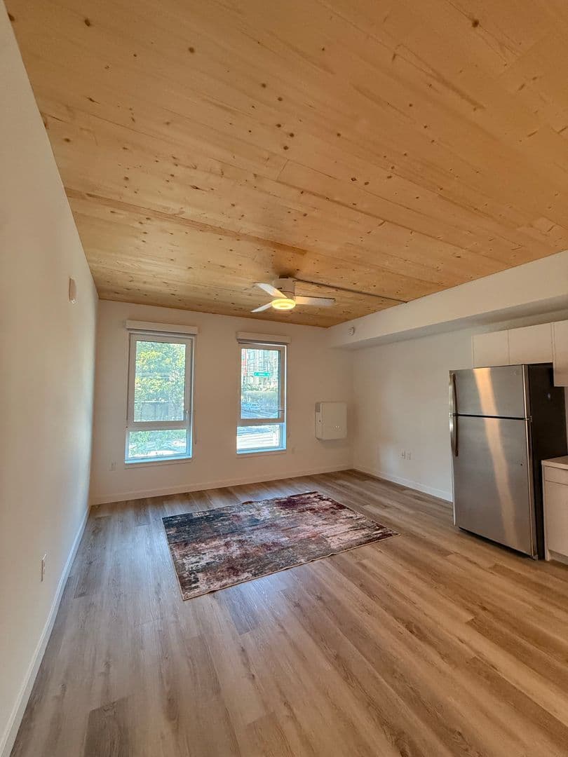 Seattle Apartment: 1323 E Union St