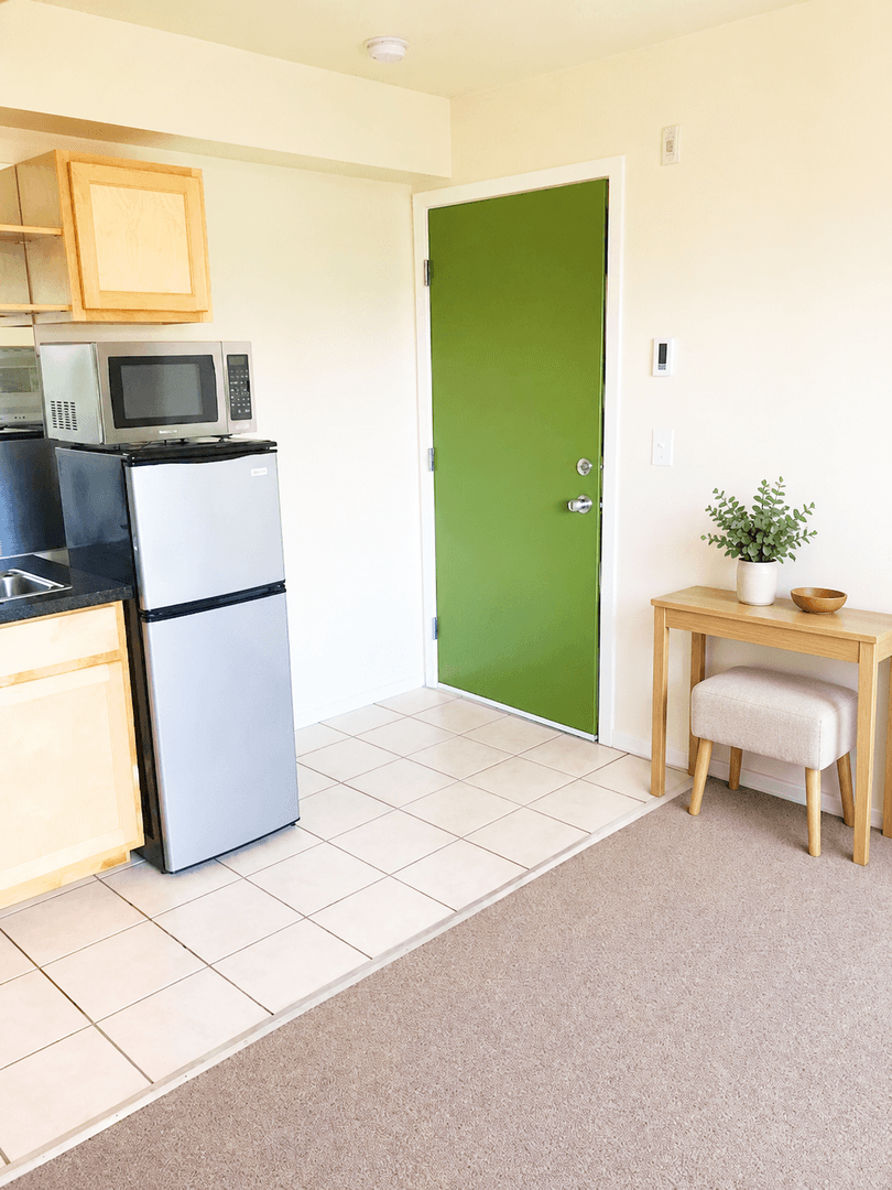Seattle Apartment: 306 Summit Ave E