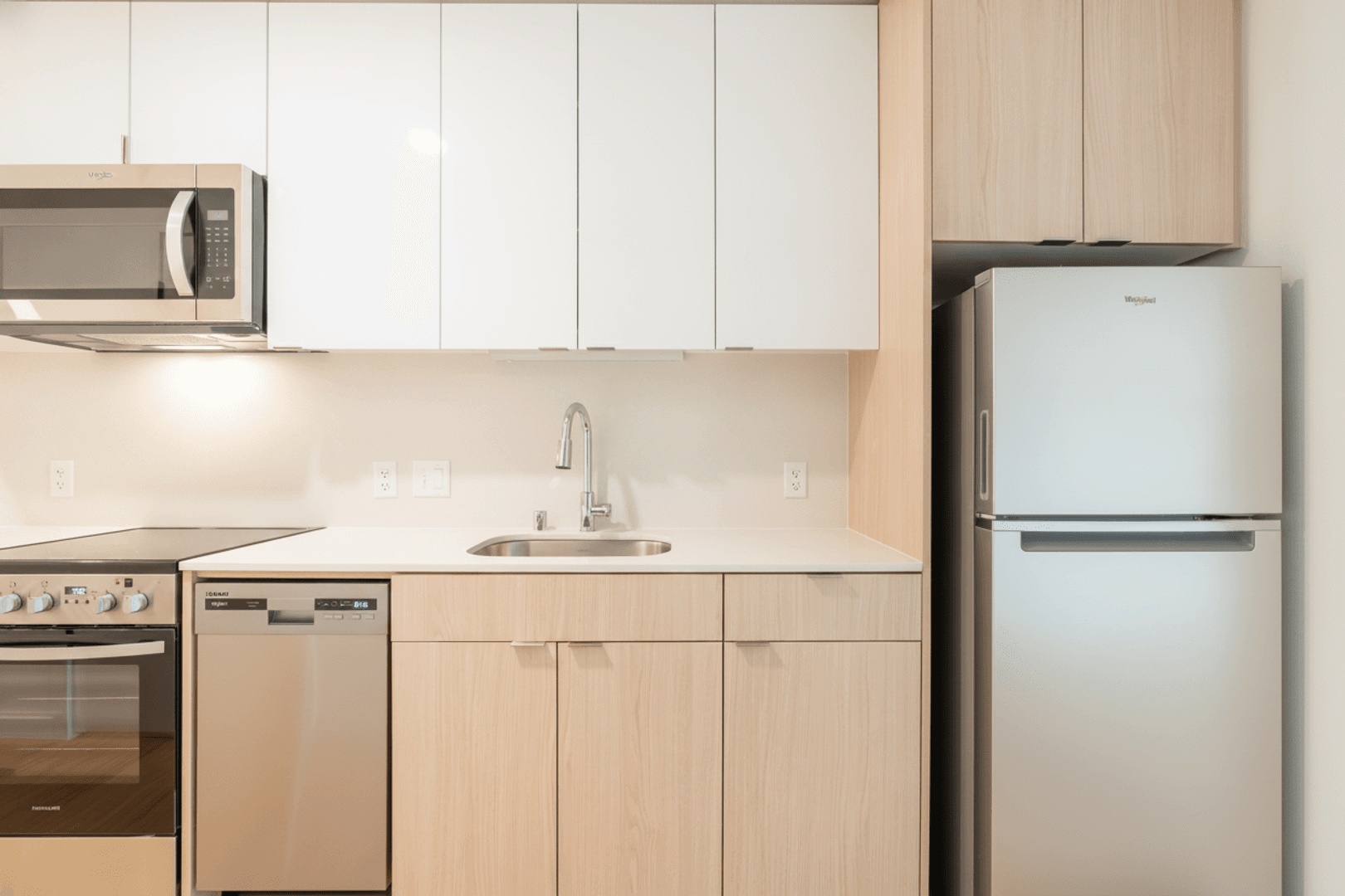 Bellevue Apartment: 290 106th Pl NE