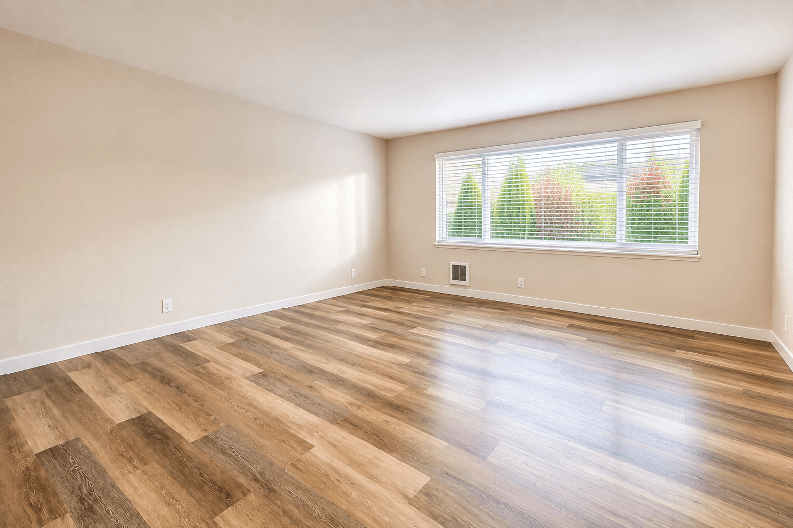Seattle Apartment: 1106 16th Ave