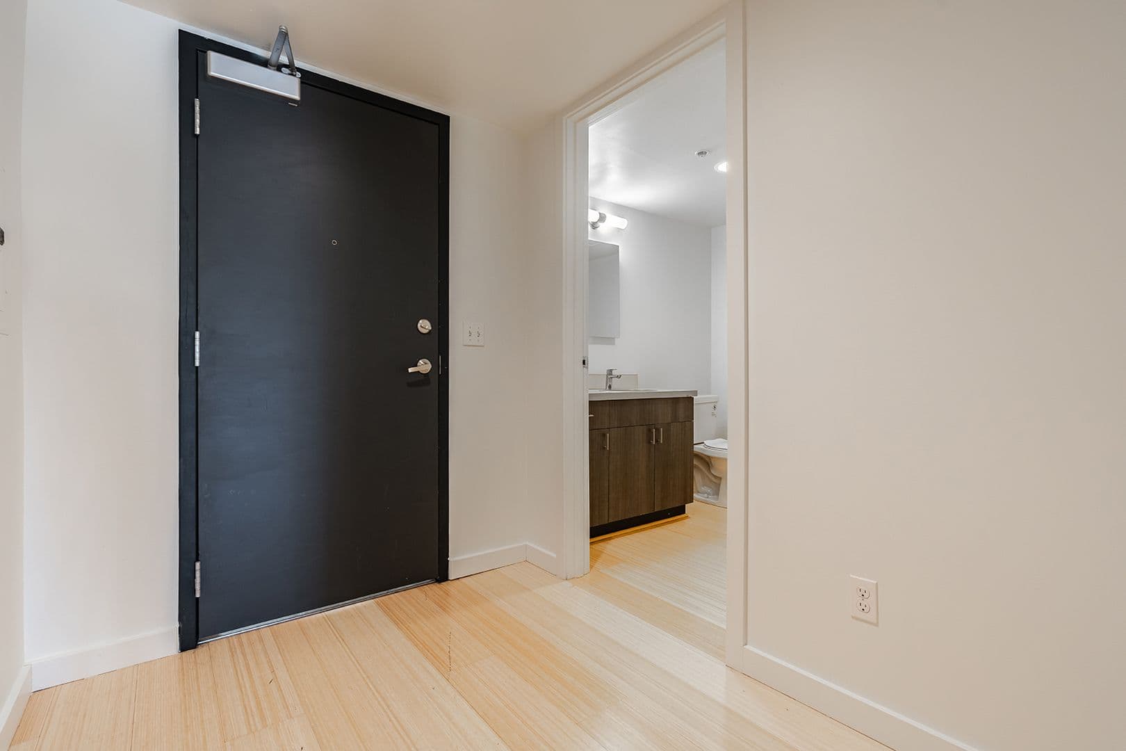 Seattle Apartment: 2217 3rd Ave