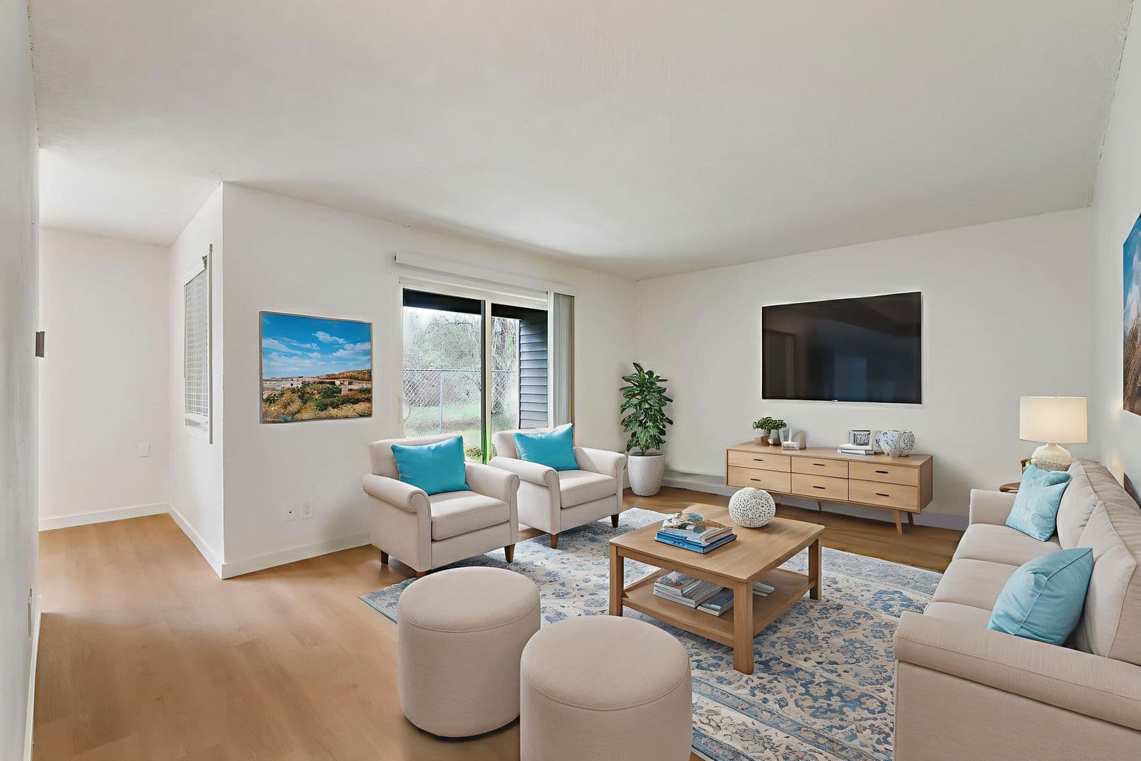 Portland Apartment: 15994A E Burnside St