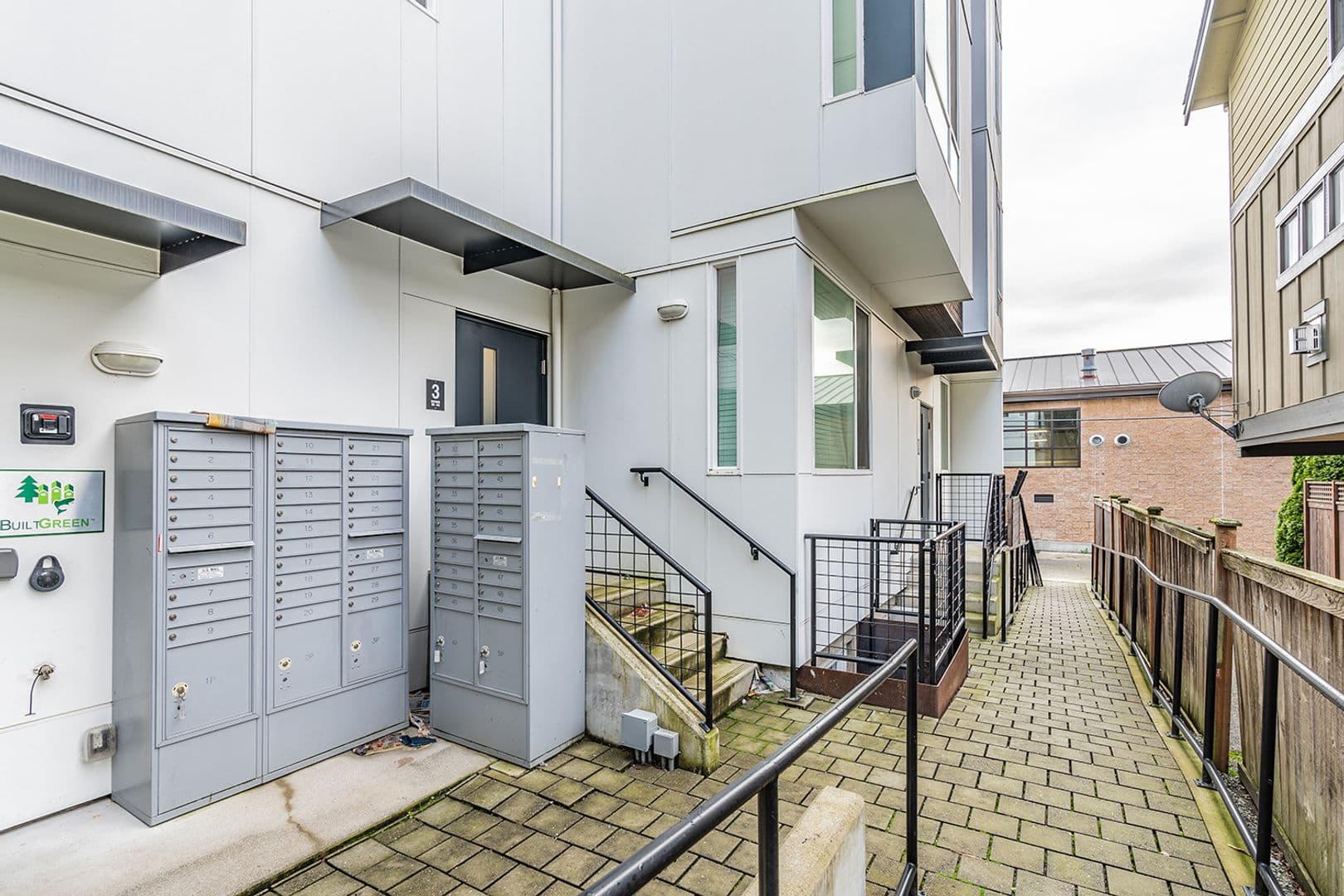 Seattle Apartment: 2651 NW 56th St