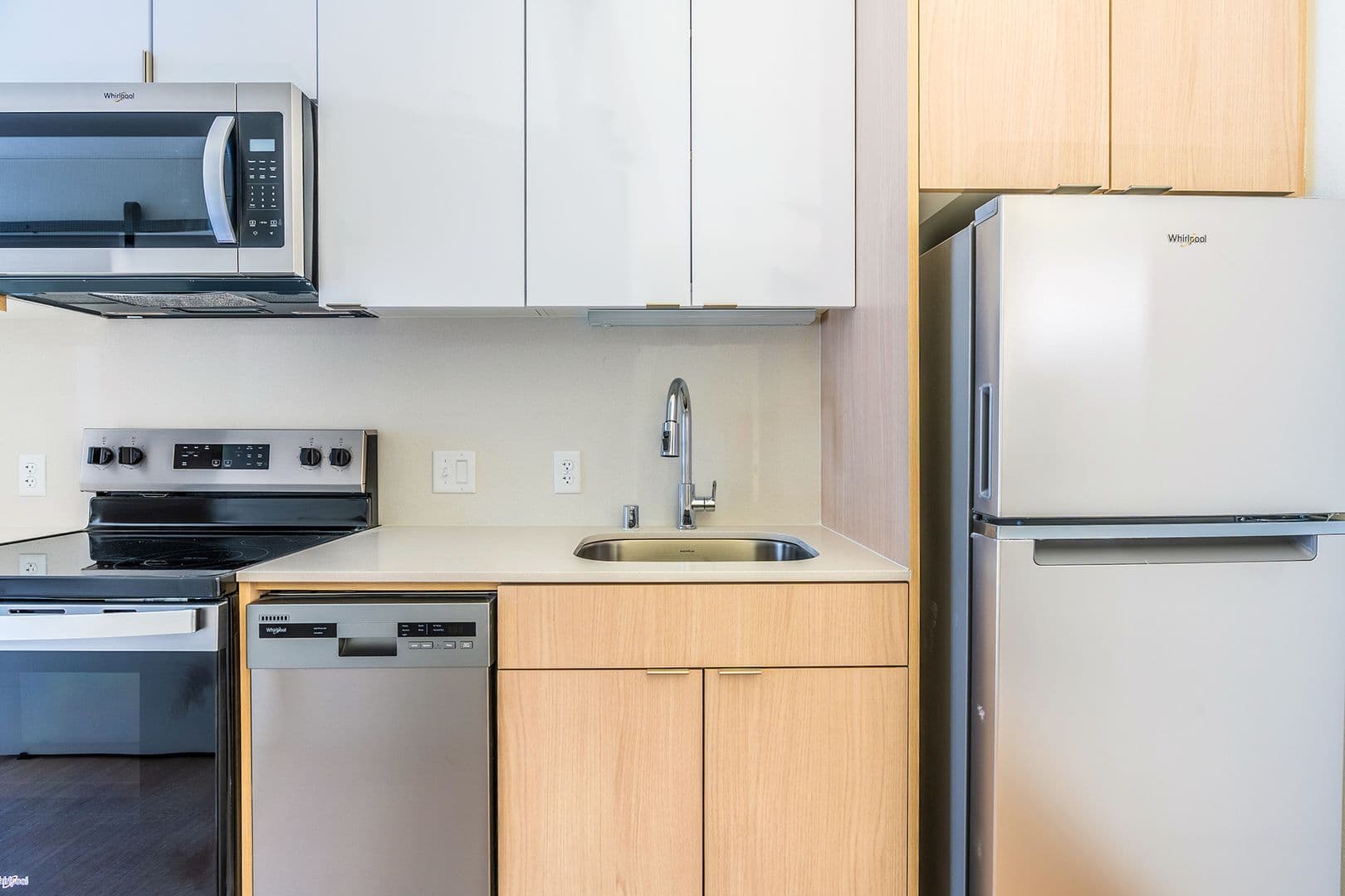 Bellevue Apartment: 290 106th Pl NE